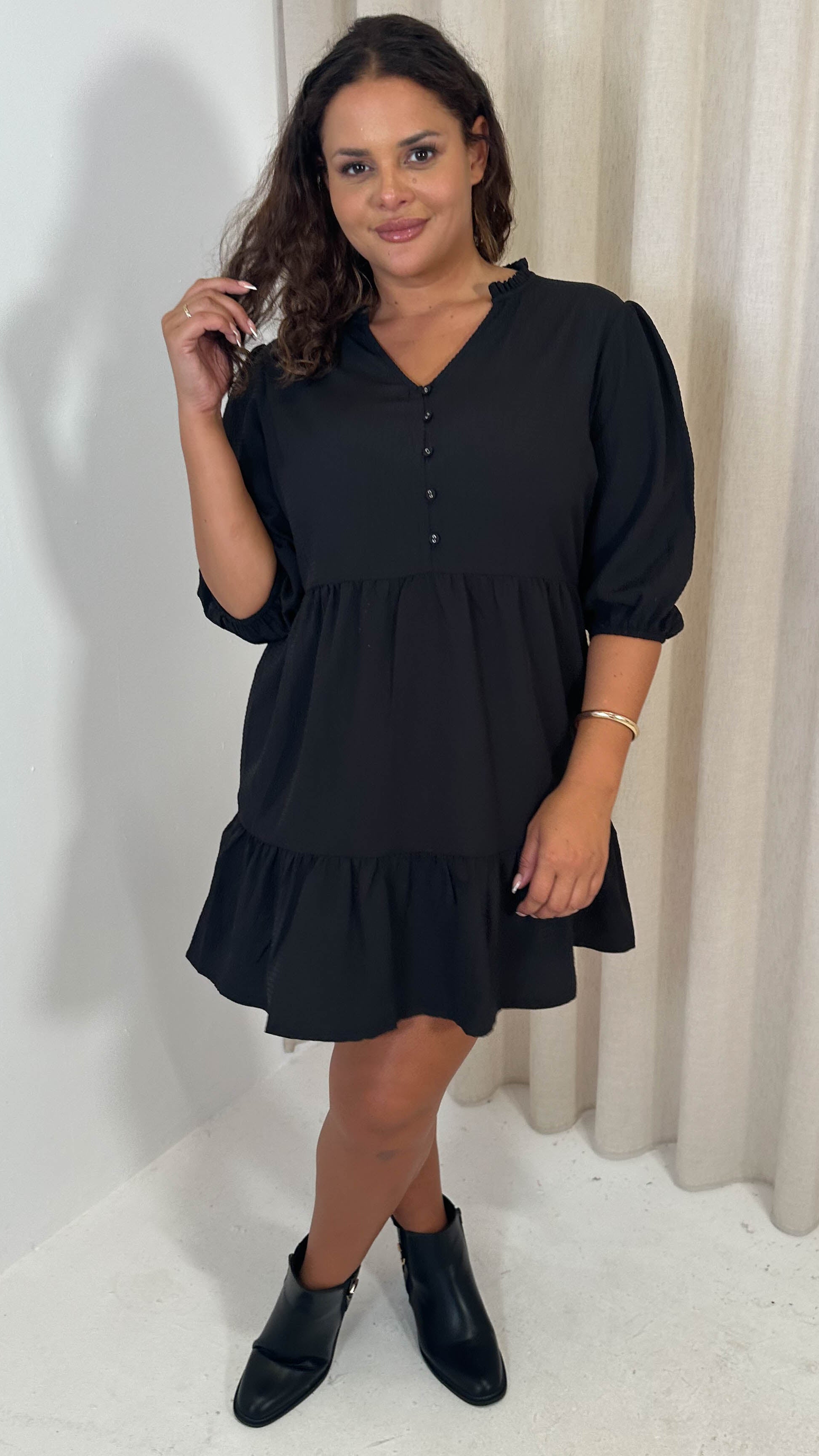 CurveWow Textured Seersucker Mini Dress Black