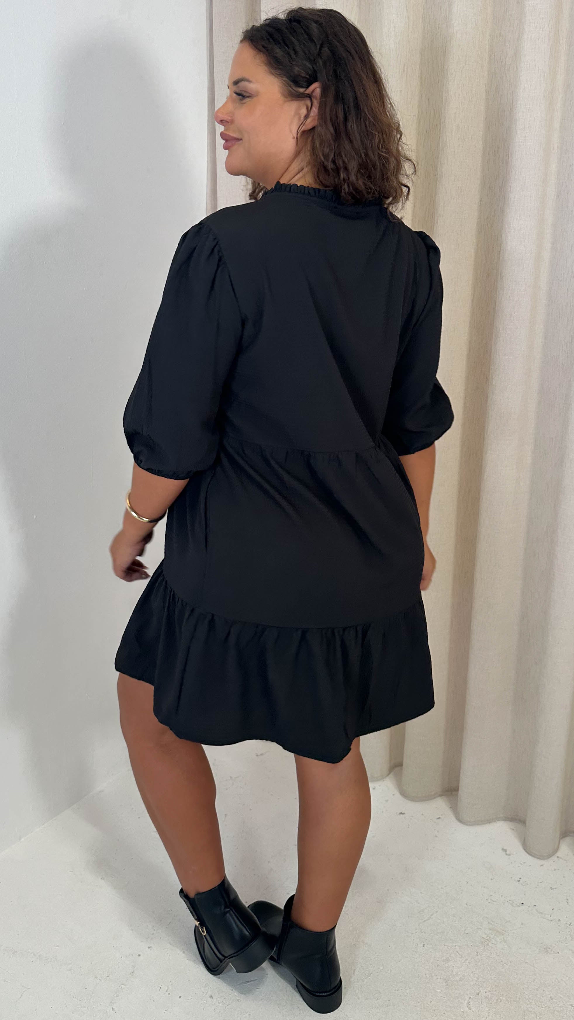CurveWow Textured Seersucker Mini Dress Black