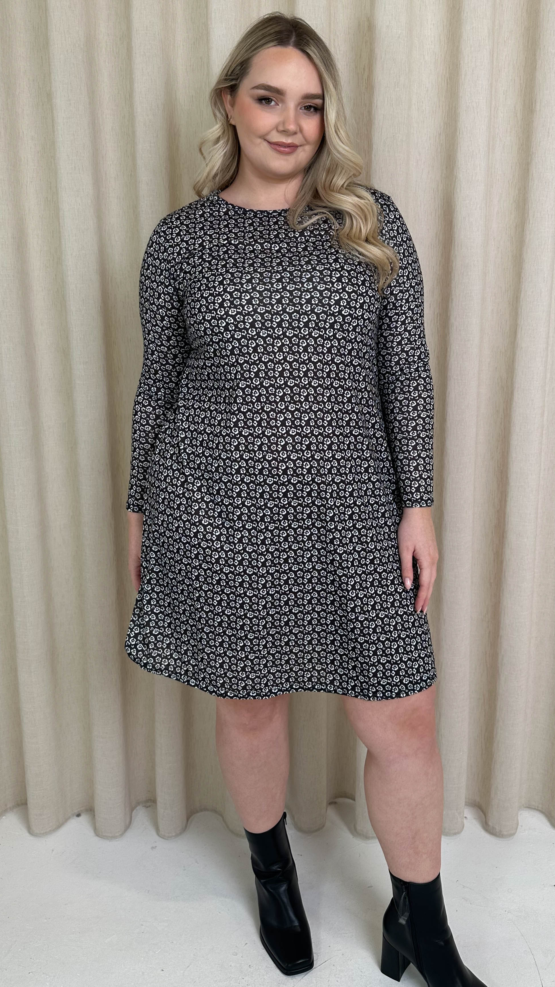 CurveWow Long Sleeve Swing Dress Mono Print