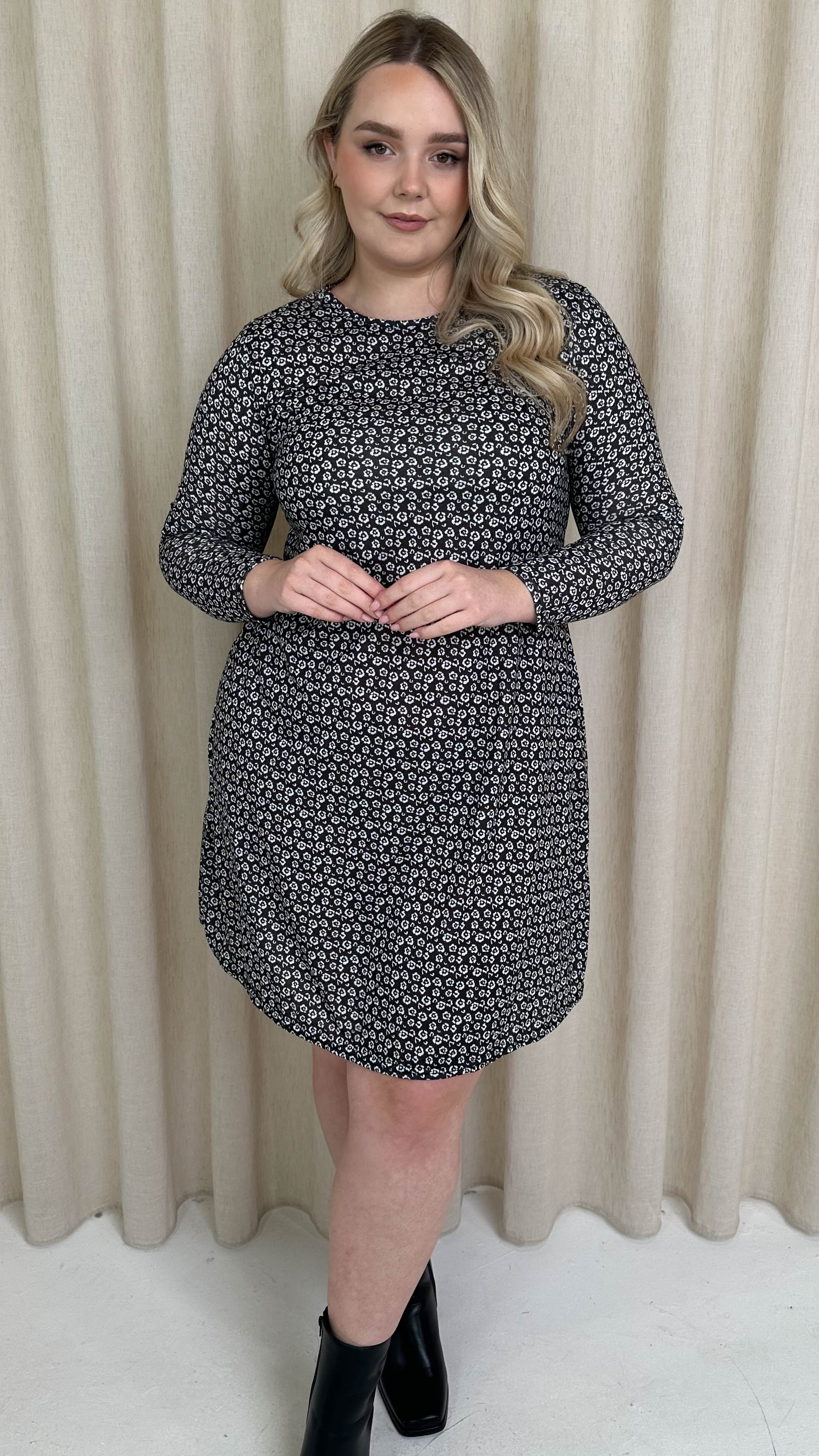 CurveWow Long Sleeve Swing Dress Mono Print