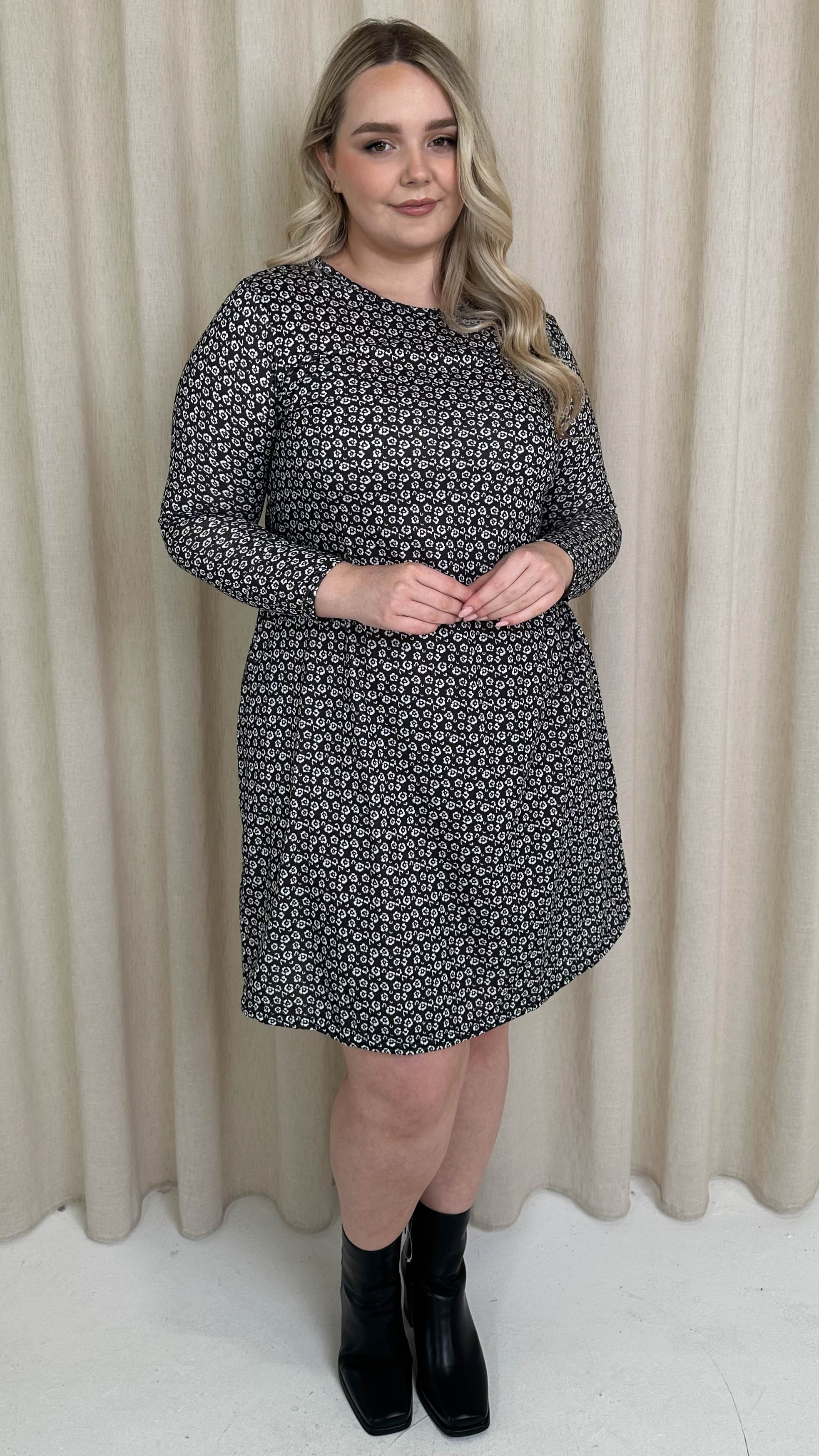 CurveWow Long Sleeve Swing Dress Mono Print
