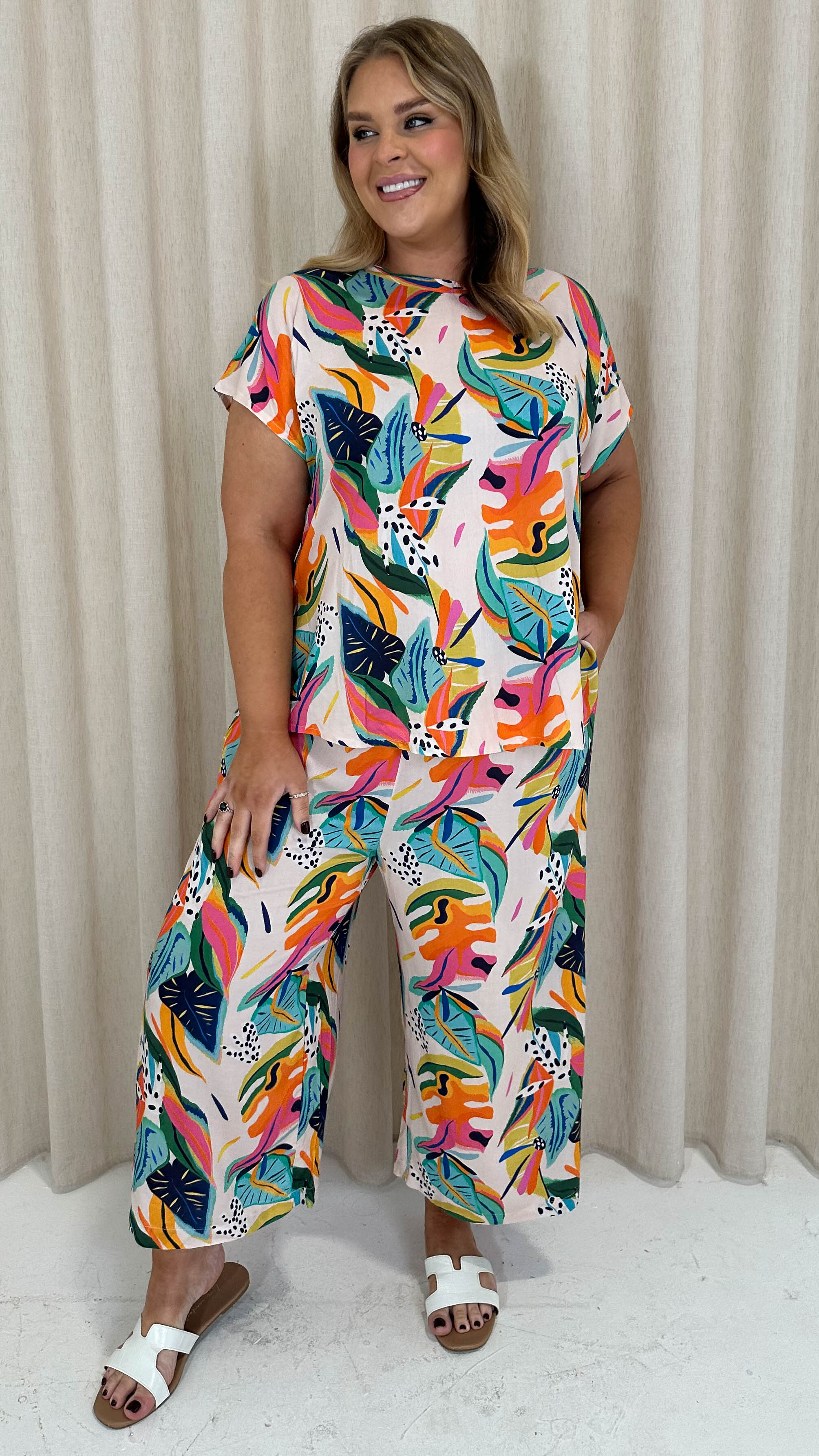 CurveWow Woven Wide Leg Culottes Multi Print