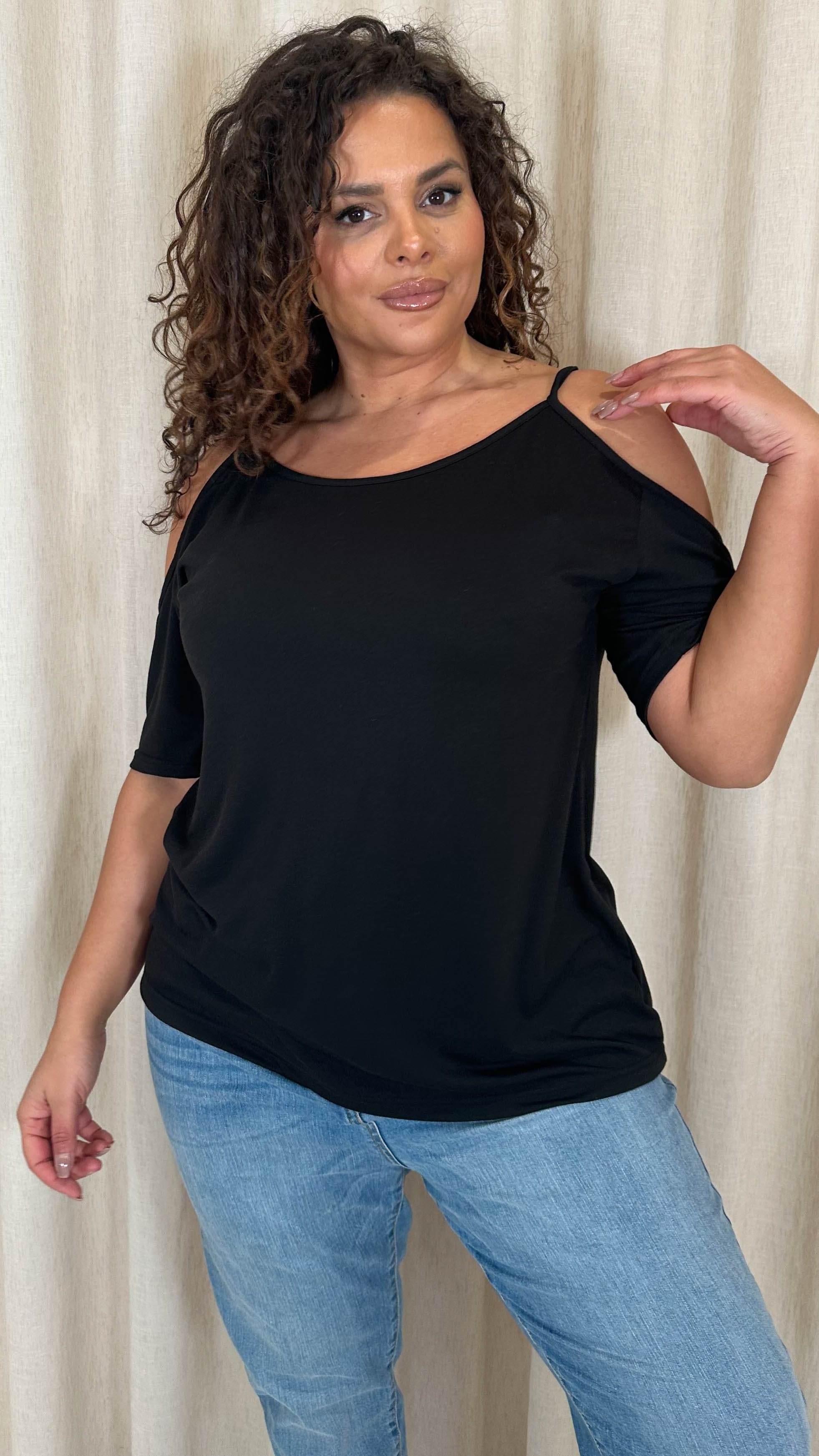 CurveWow Cold Shoulder Top Black