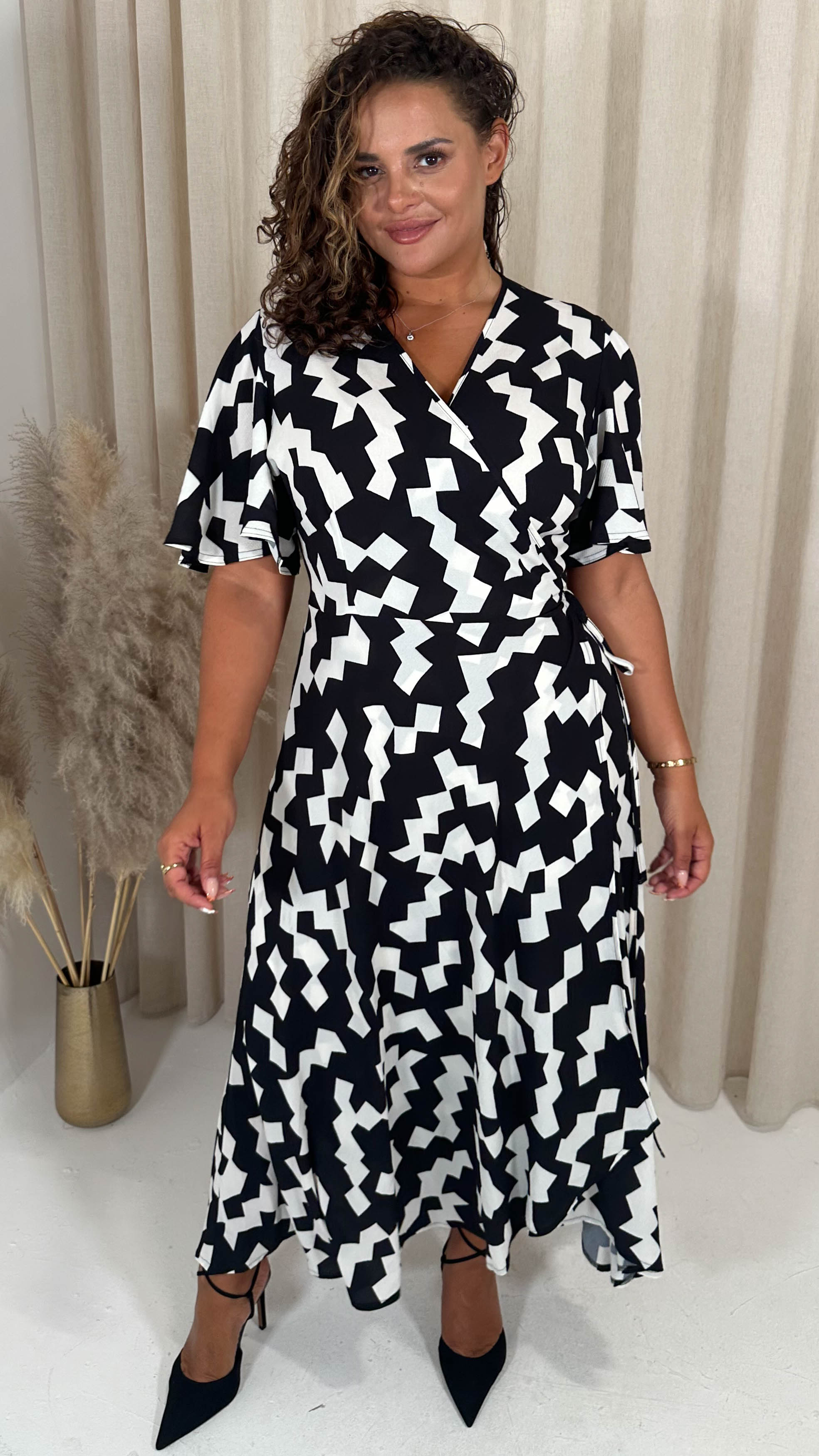 CurveWoW Angel Sleeve Wrap Dress Mono