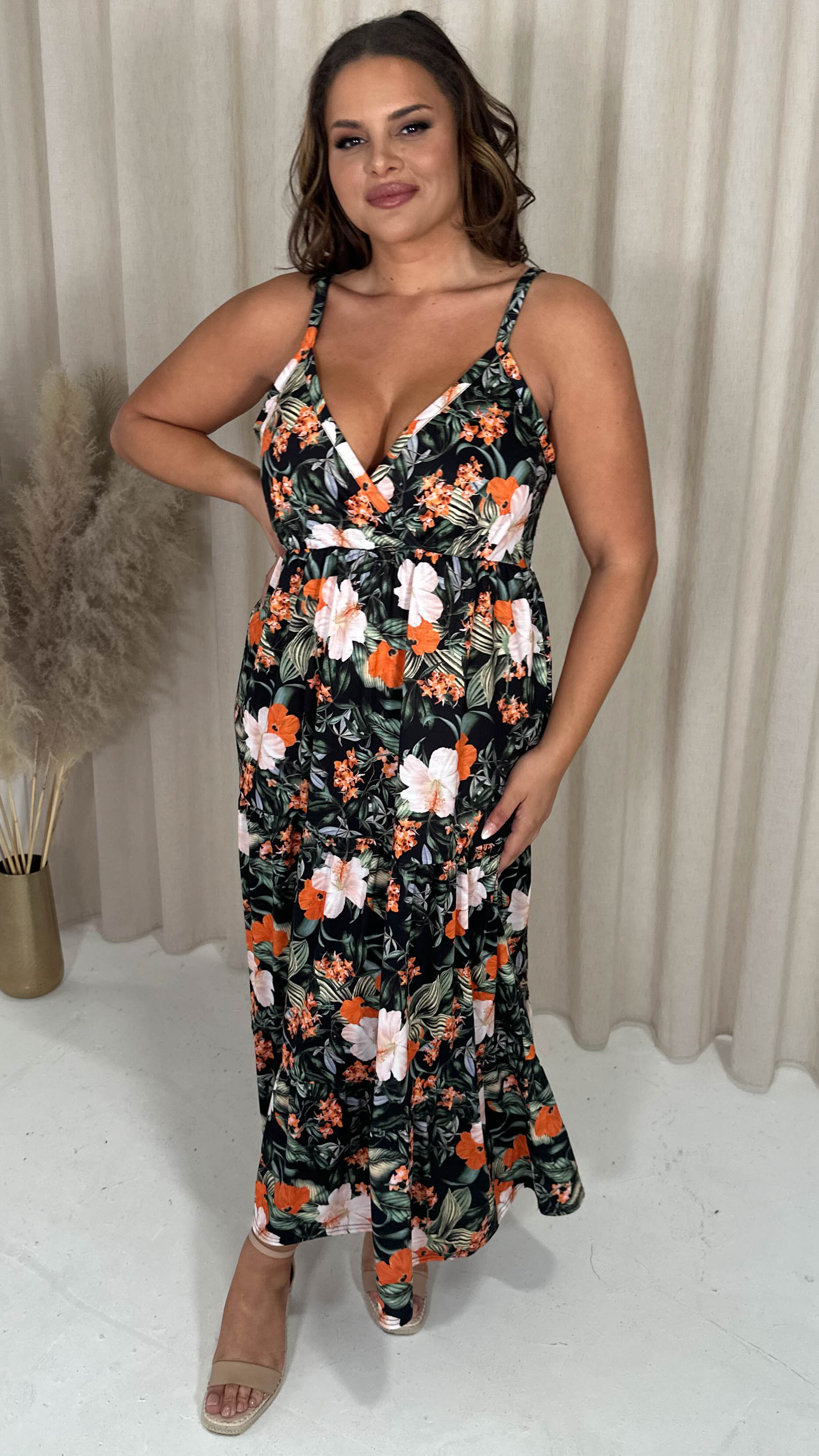 CurveWow Wrap Bust Maxi Black Tropical
