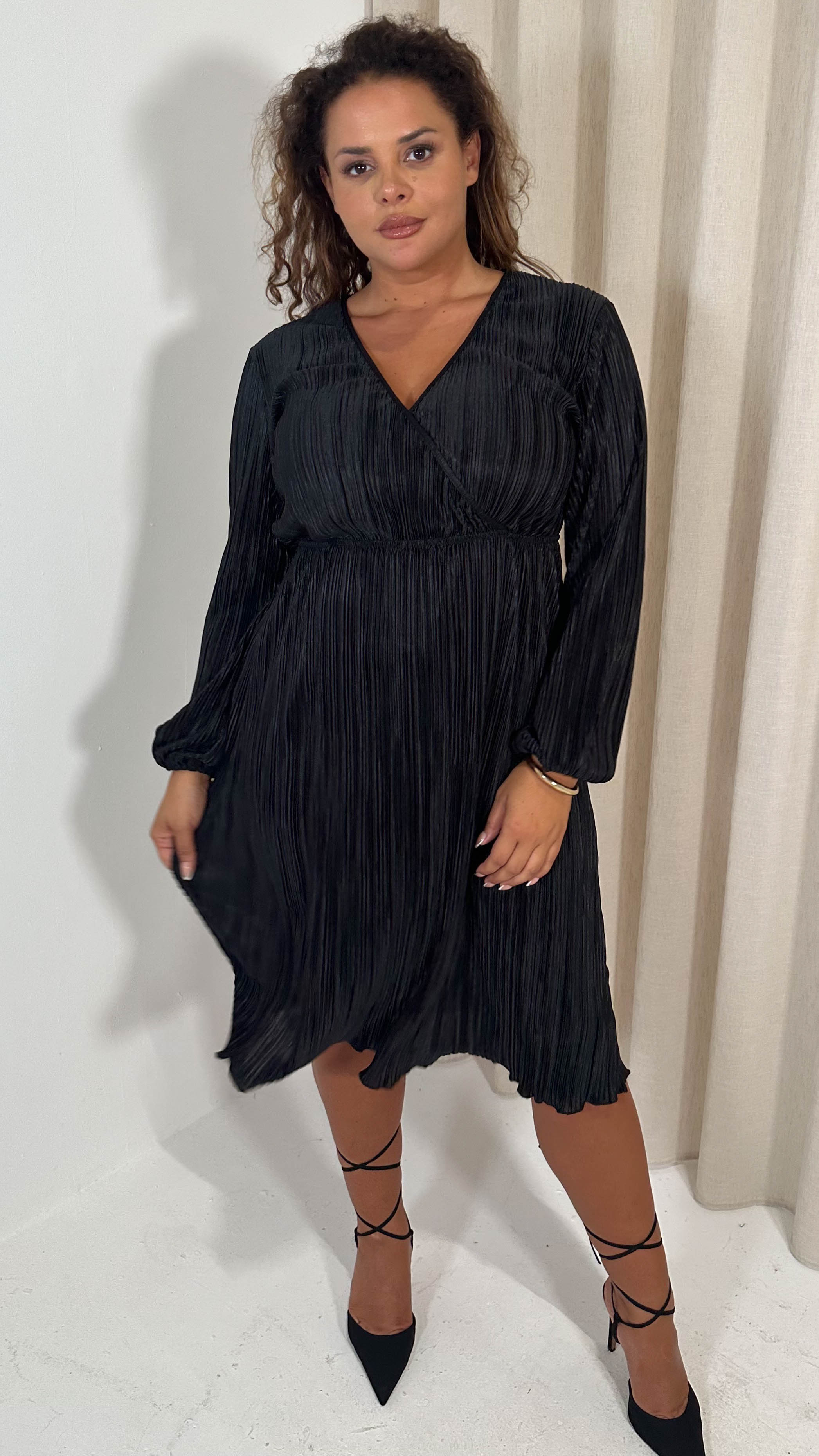 CurveWow Plisse Wrap Midi Dress Black