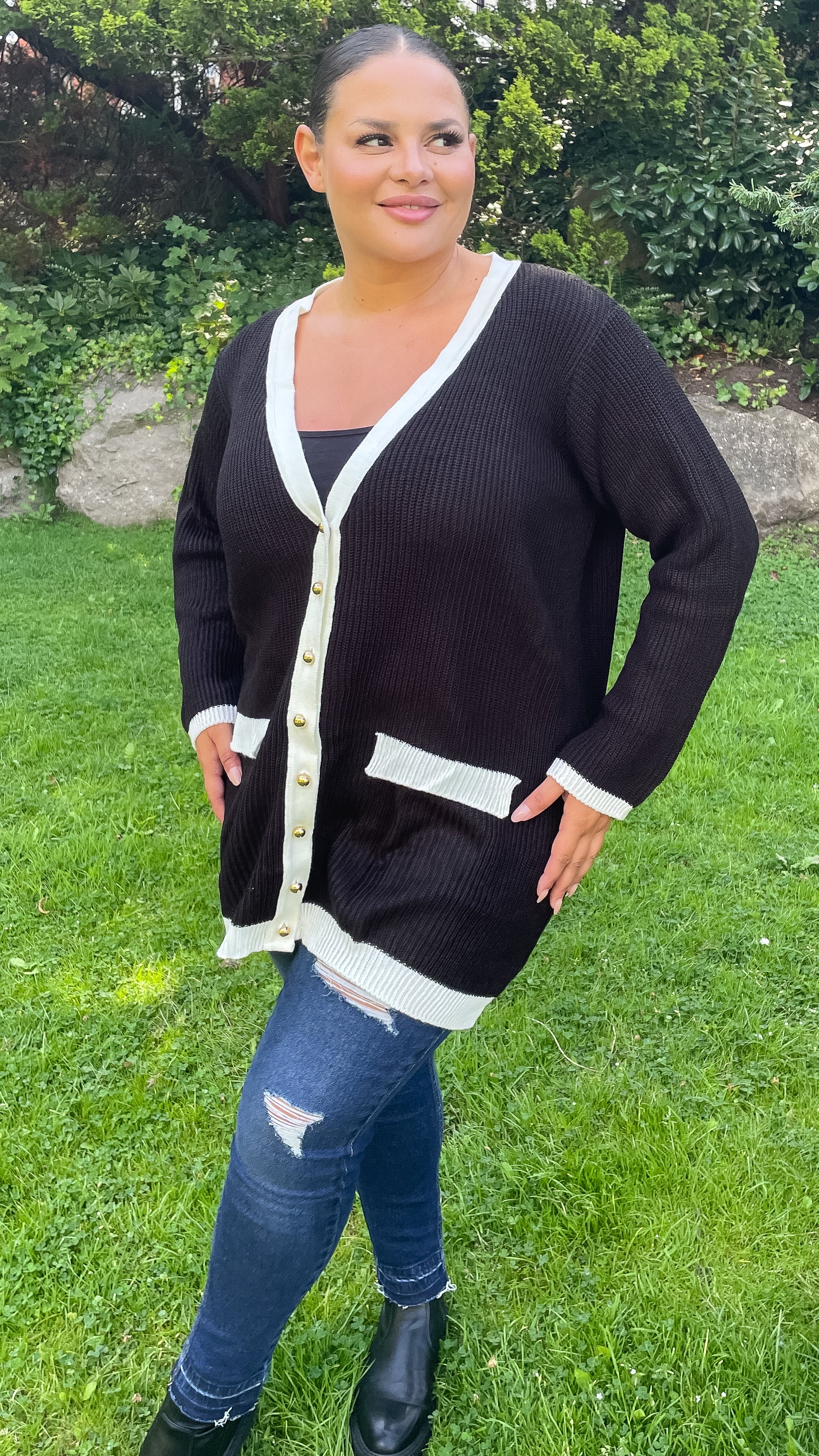 CurveWow Contrast Cardigan Black/Ivory