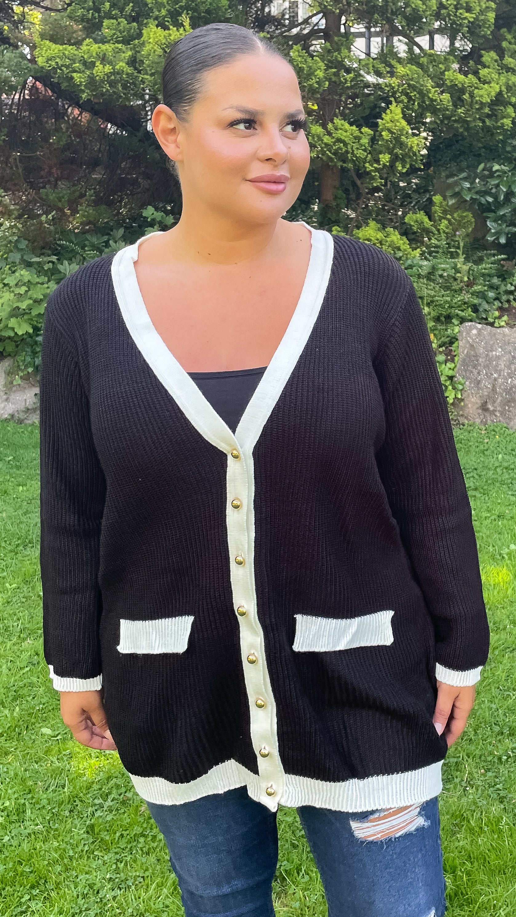 CurveWow Contrast Cardigan Black/Ivory