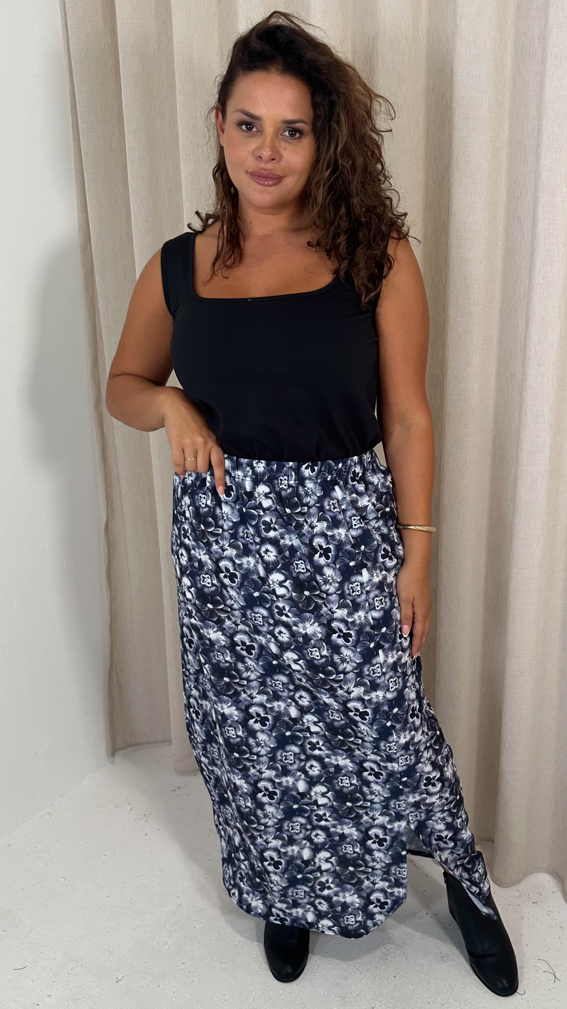 CurveWow Bubble Crepe Split Side Midaxi Skirt Navy Floral