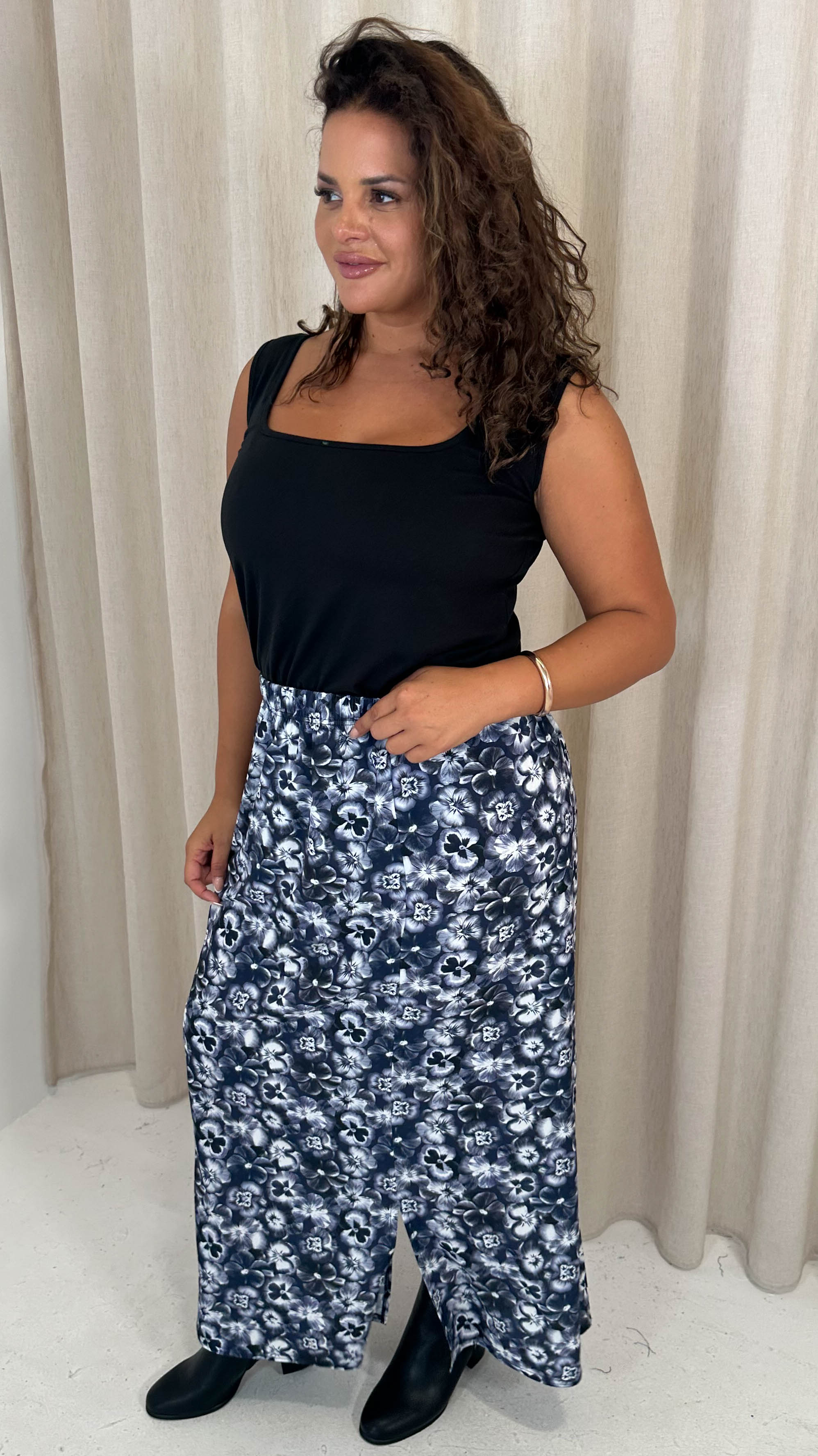 CurveWow Bubble Crepe Split Side Midaxi Skirt Navy Floral