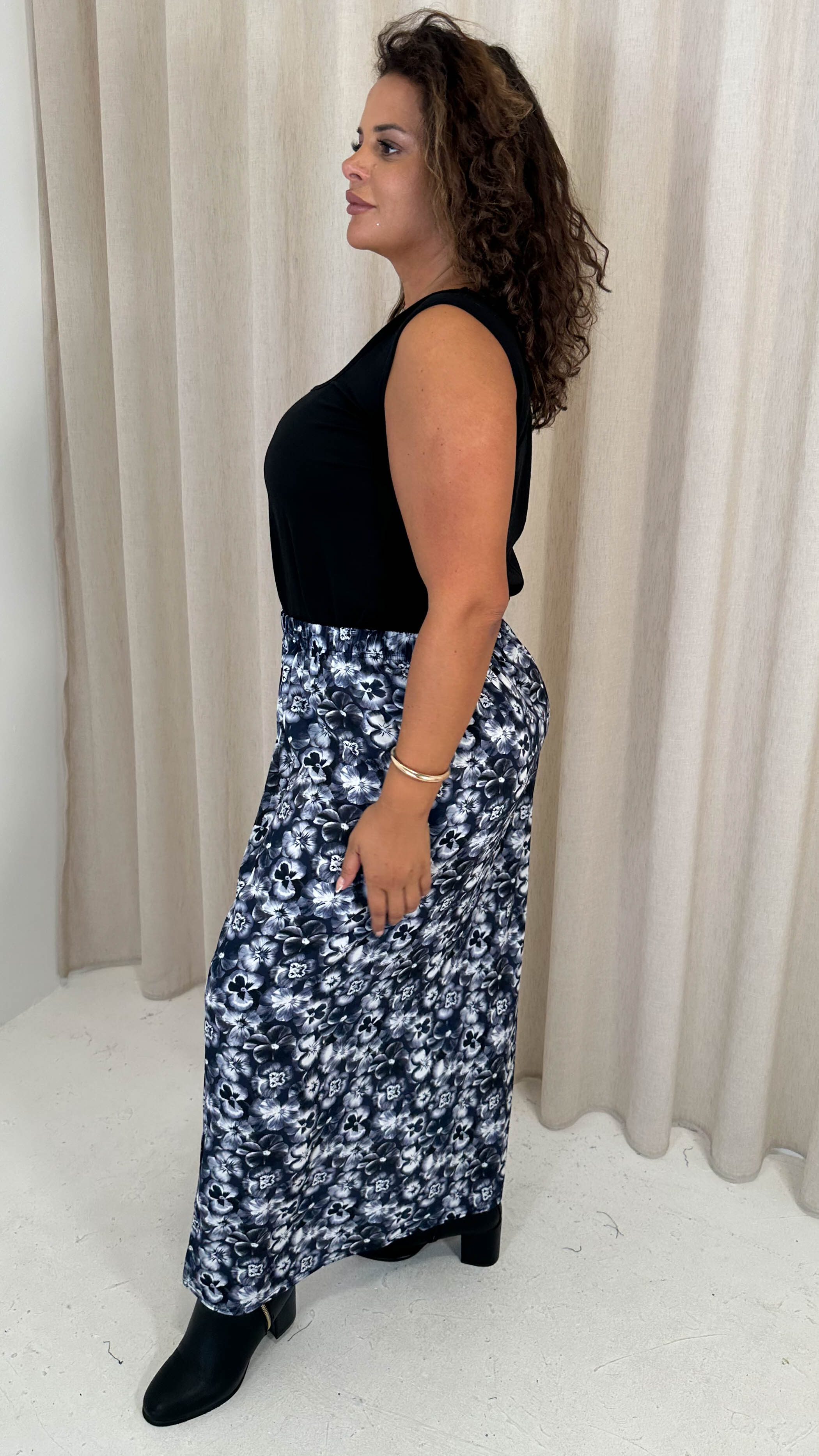 CurveWow Bubble Crepe Split Side Midaxi Skirt Navy Floral