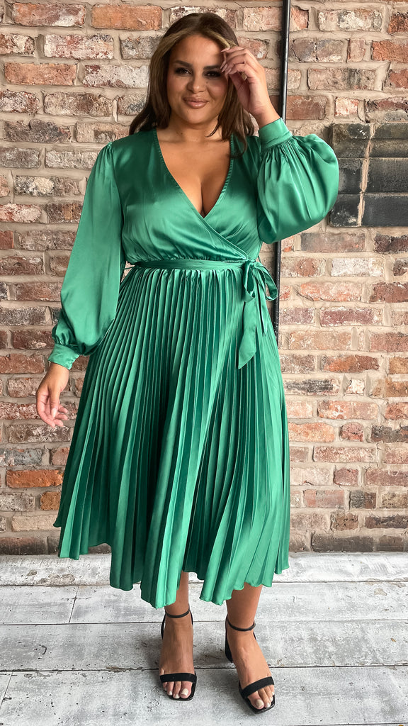 CurveWow Long Sleeve Pleated Midi Dress Green Curvewow CurveWow Long Sleeve Pleated Midi Dress Green Curvewow