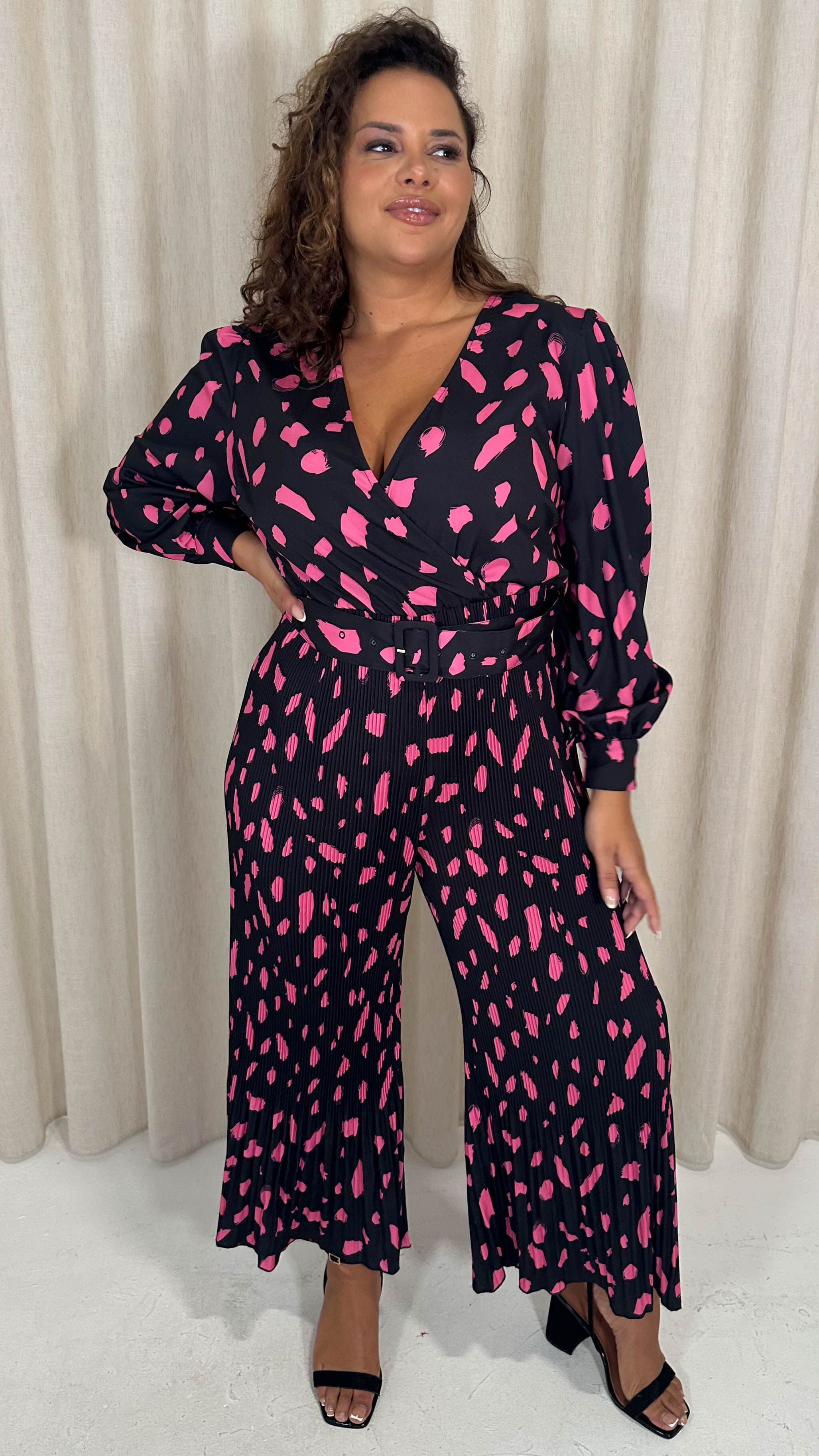 CurveWow V Neck Pleated Jumpsuit Black/Pink Spot