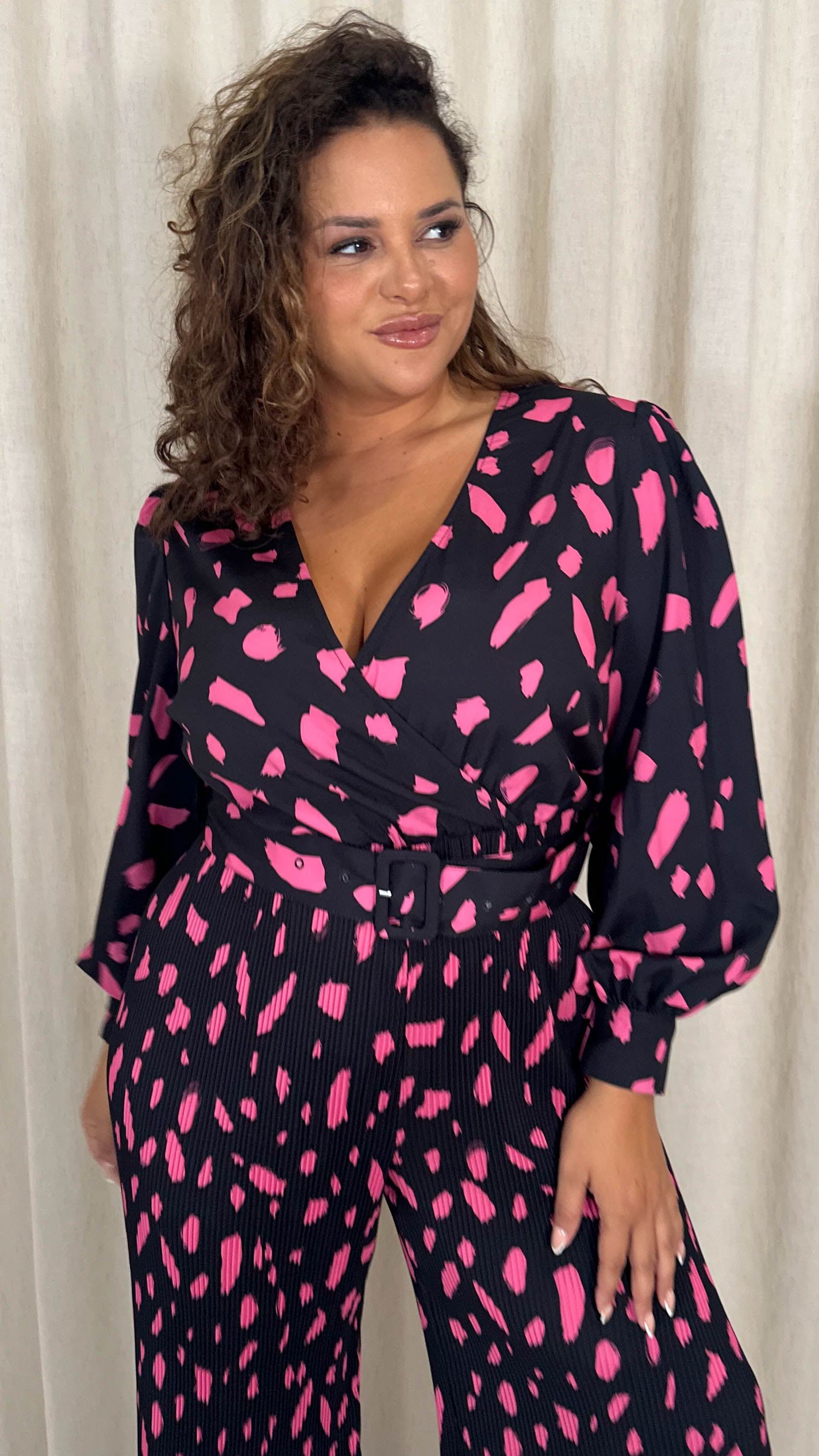 CurveWow V Neck Pleated Jumpsuit Black/Pink Spot