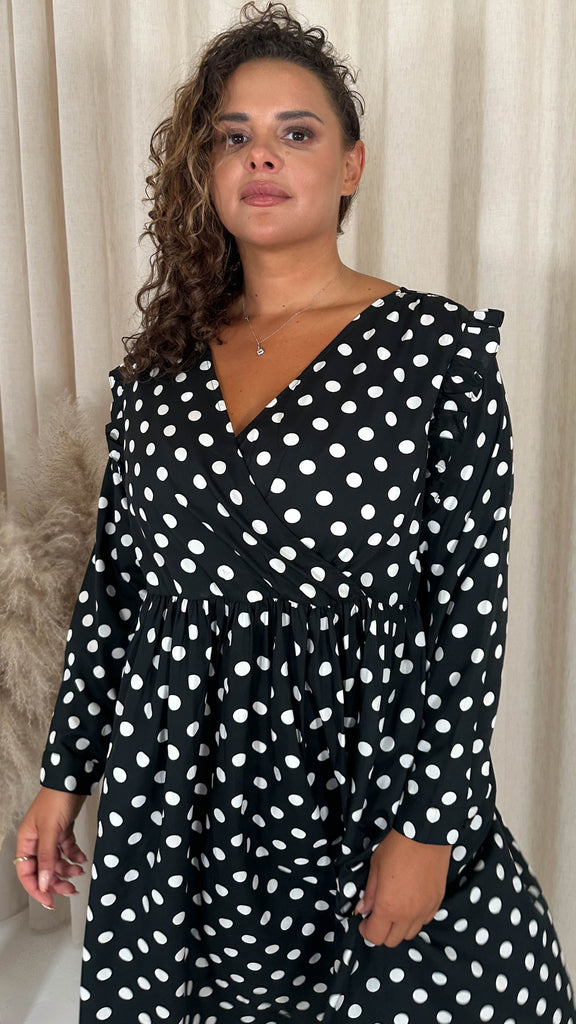 CurveWow Frill Wrap Dress White/Black Polka Dot – Curvewow