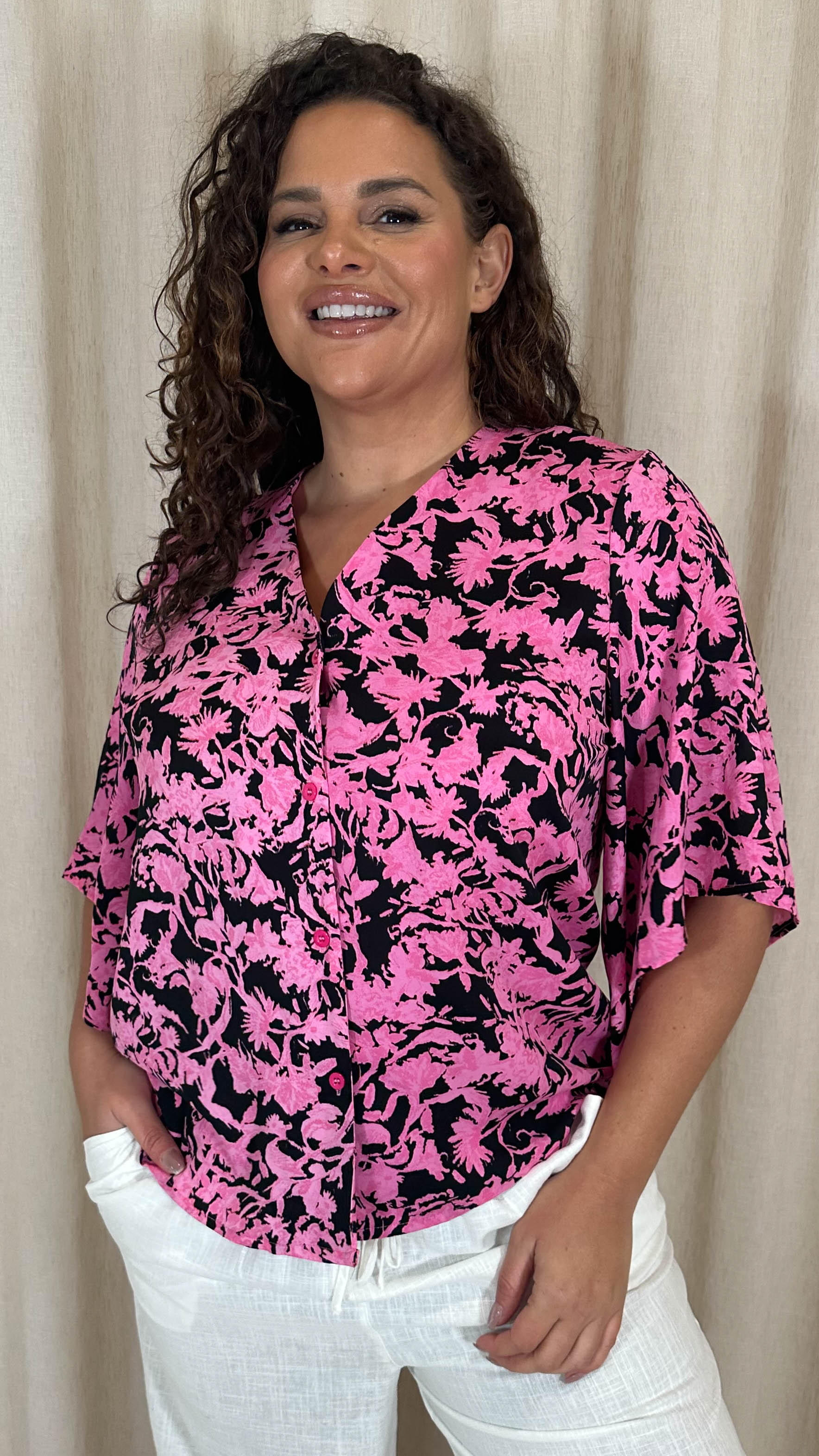 CurveWow Button Front Top Black/Pink Floral