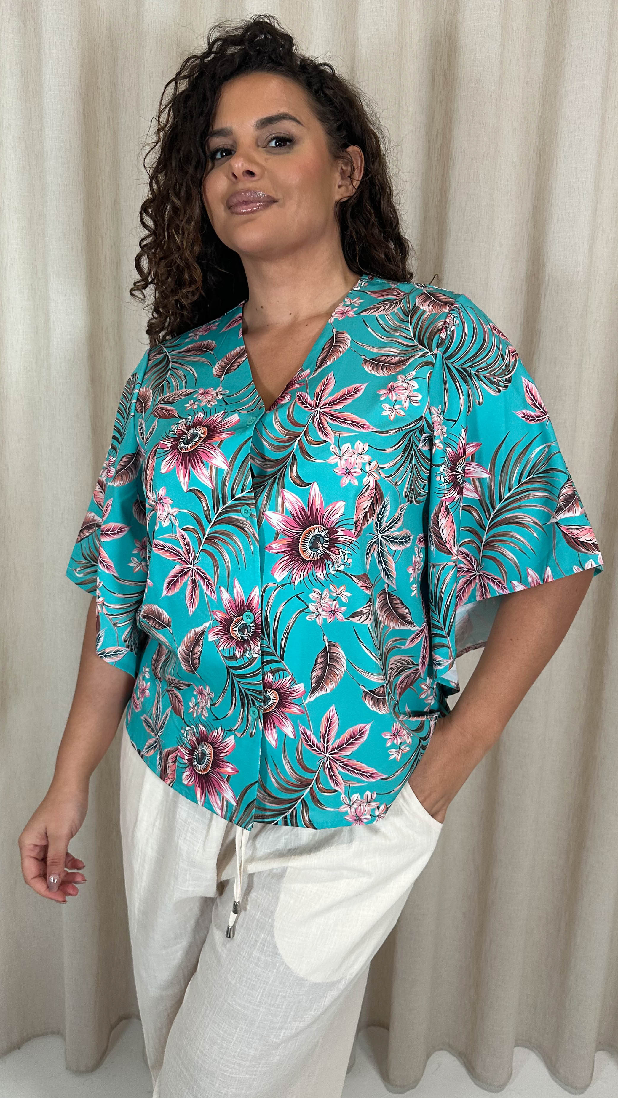 CurveWow Button Front Top Turquoise Palm