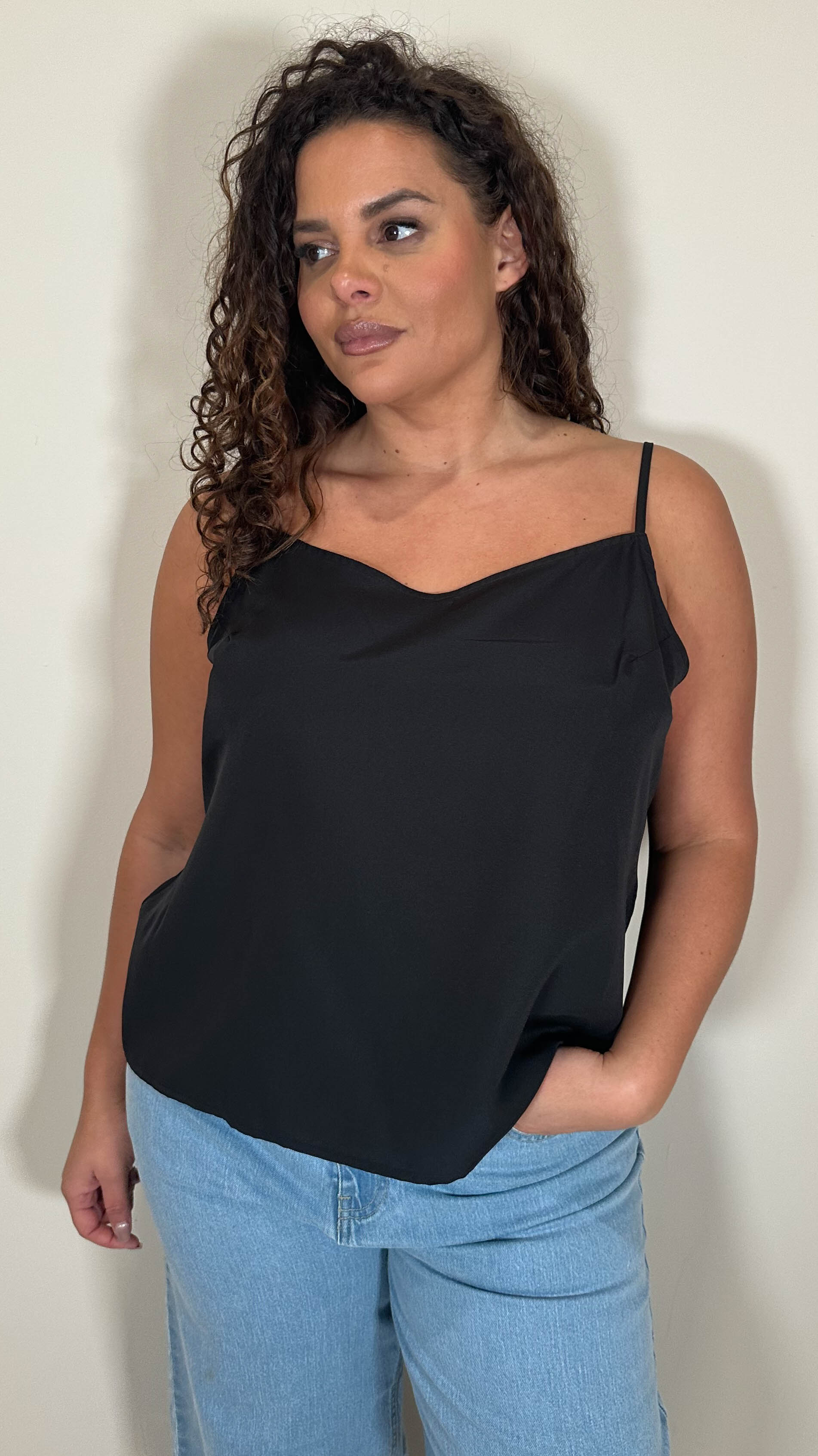 CurveWow Basic Woven Swing Vest Black