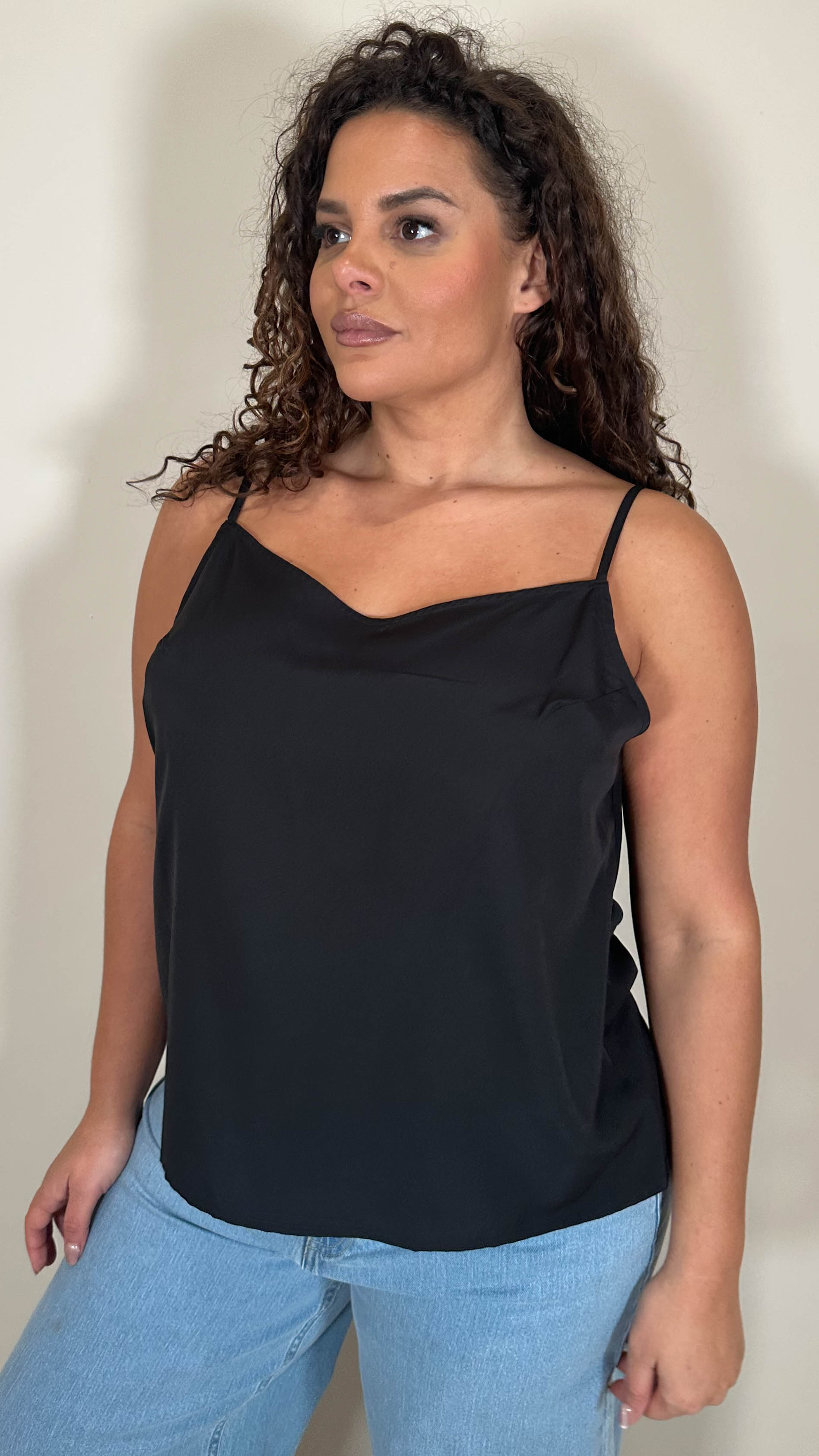 CurveWow Basic Woven Swing Vest Black