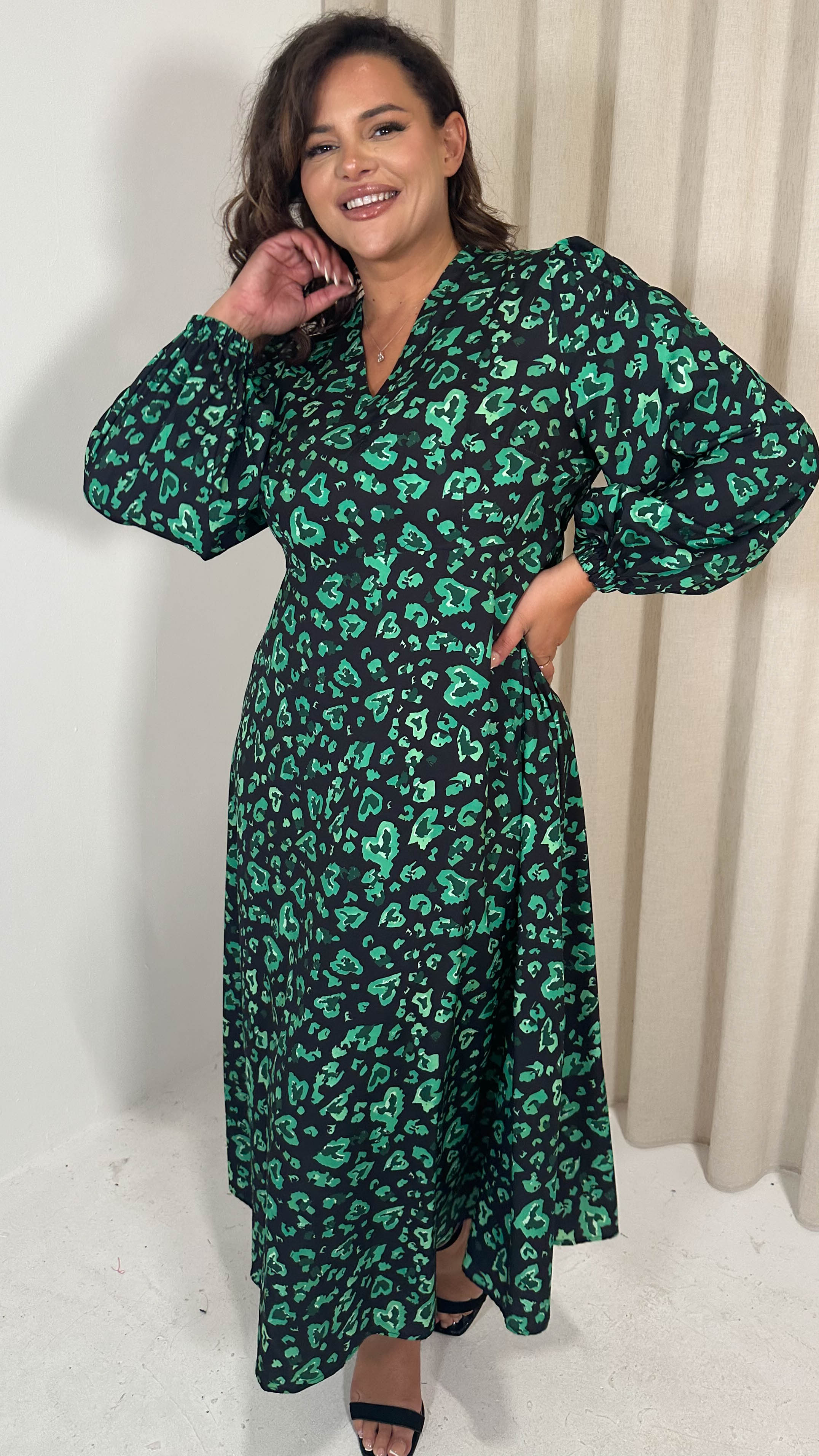 CurveWow V Neck Puff Sleeve Midaxi Dress Green Animal