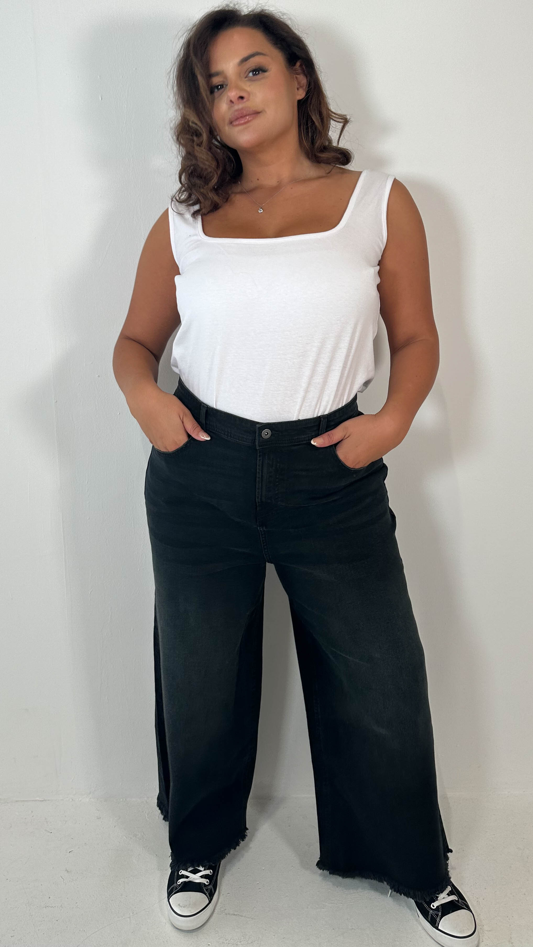 CurveWow Frayed Hem Wide Leg Jean Black