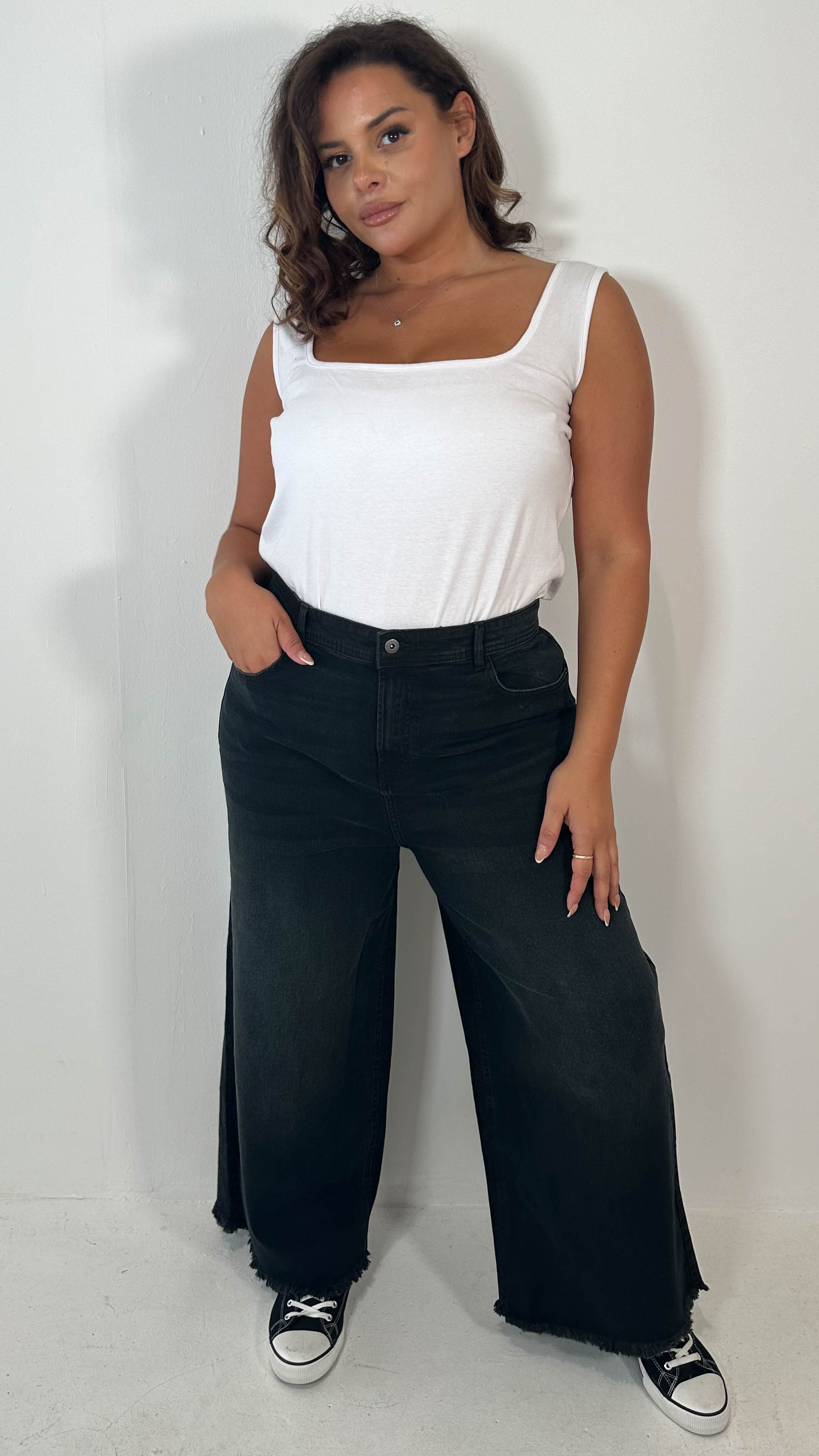 CurveWow Frayed Hem Wide Leg Jean Black