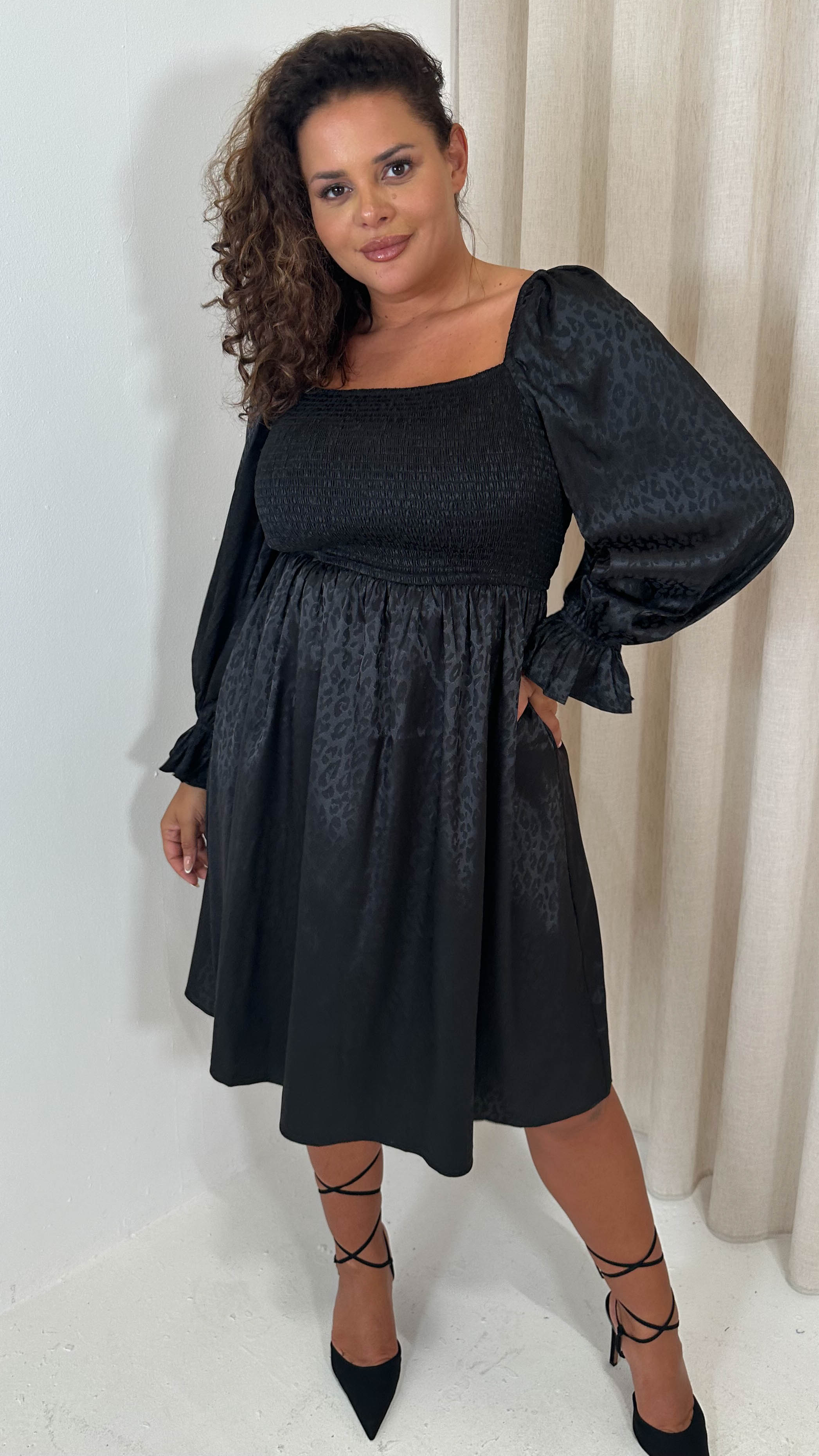 CurveWow Printed Satin Shirred Top Mini Dress Black