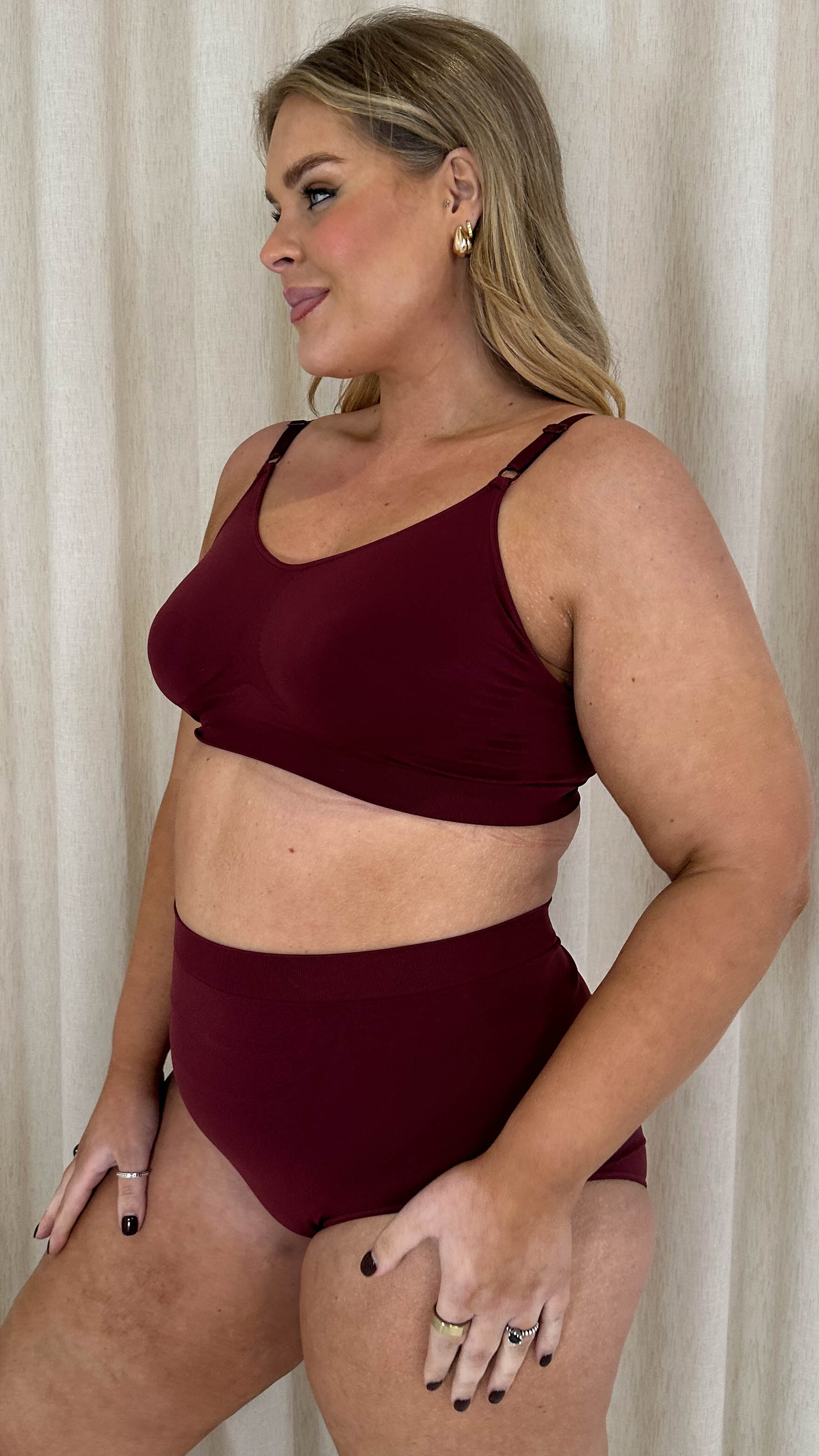 Curvy Seam Free Comfort Brief Burgundy