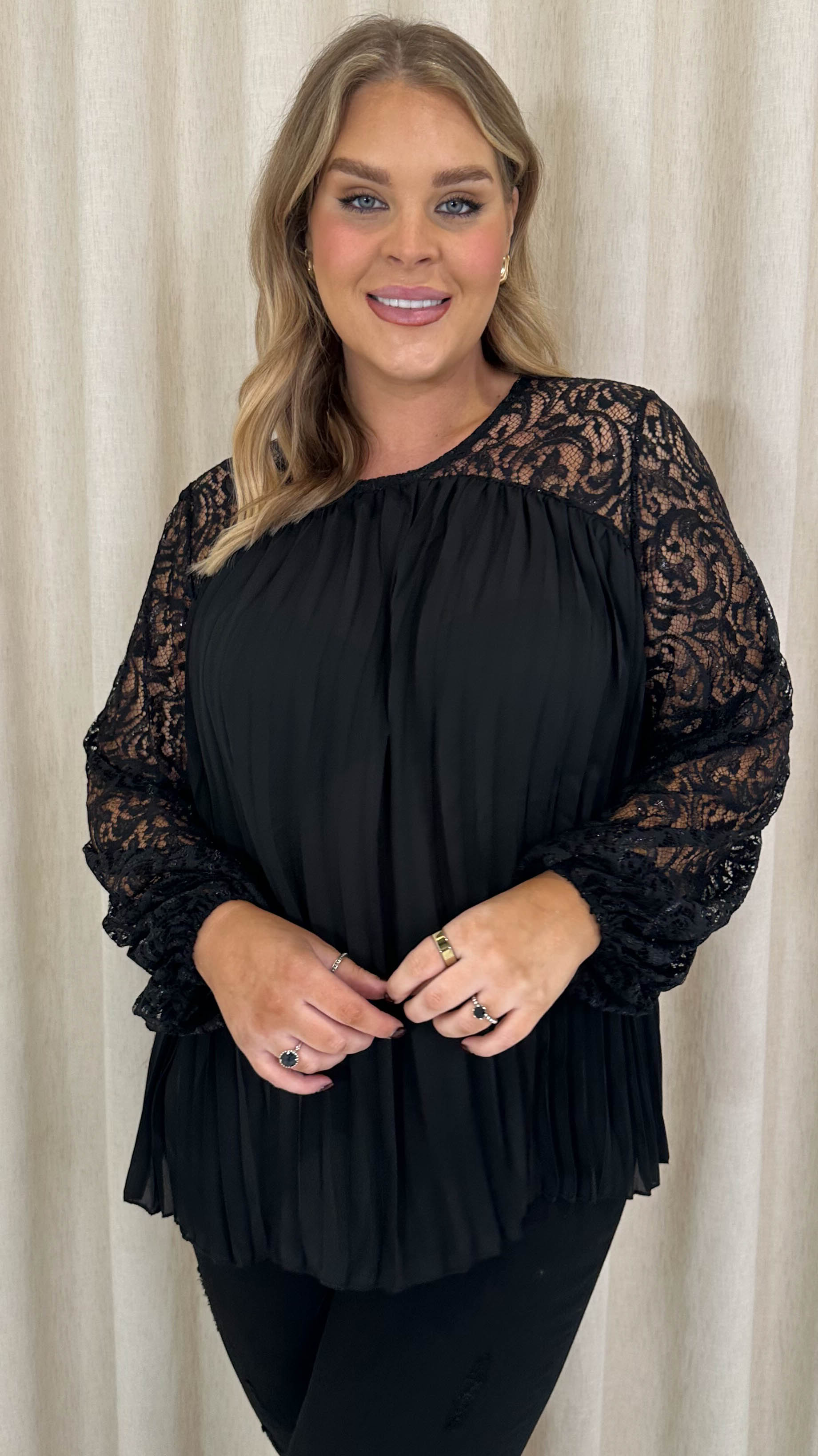 CurveWow Crochet Lace Pleated Swing Top Black