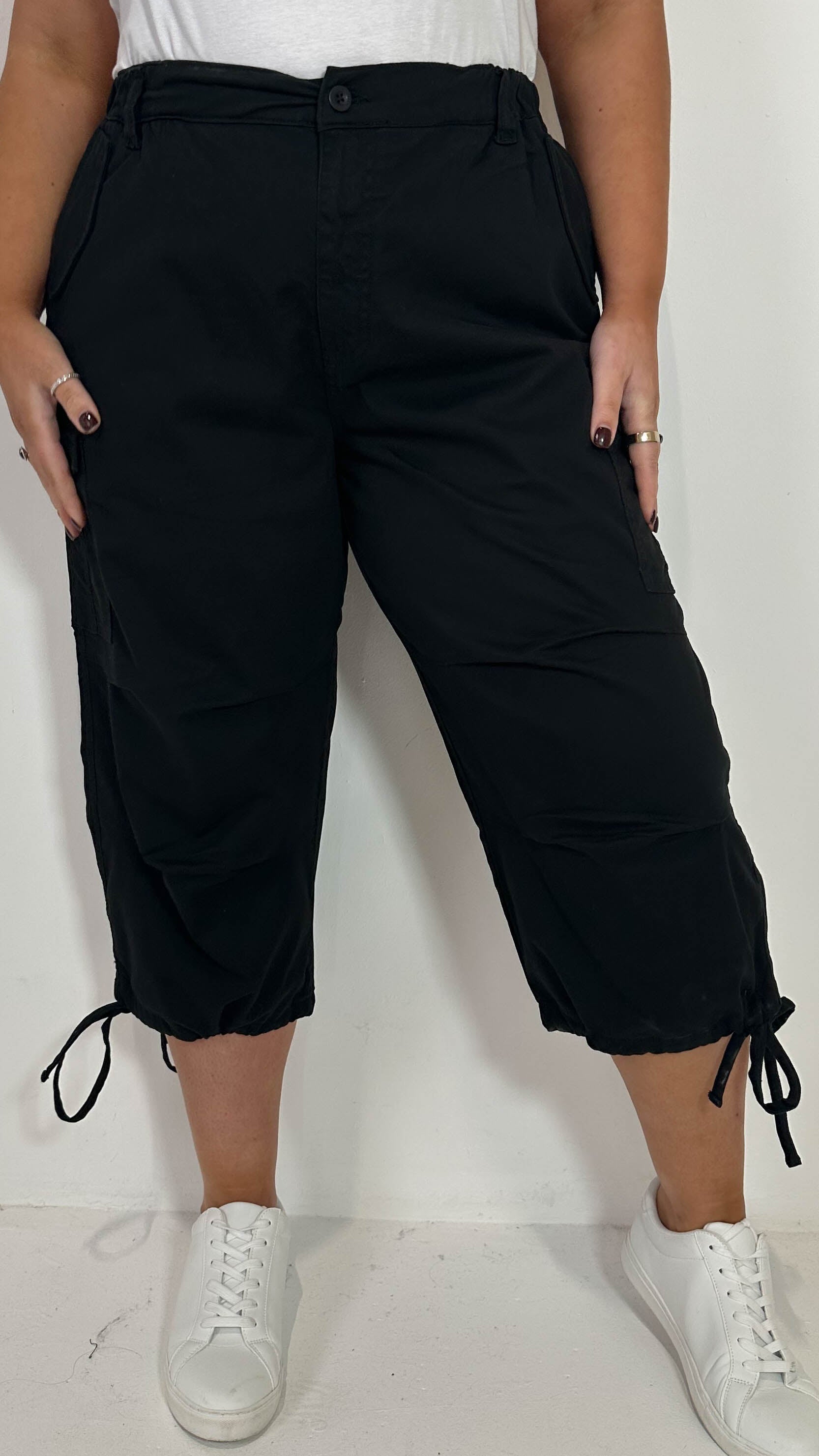 CurveWow Cargo 3/4 Drawcord Trousers Black