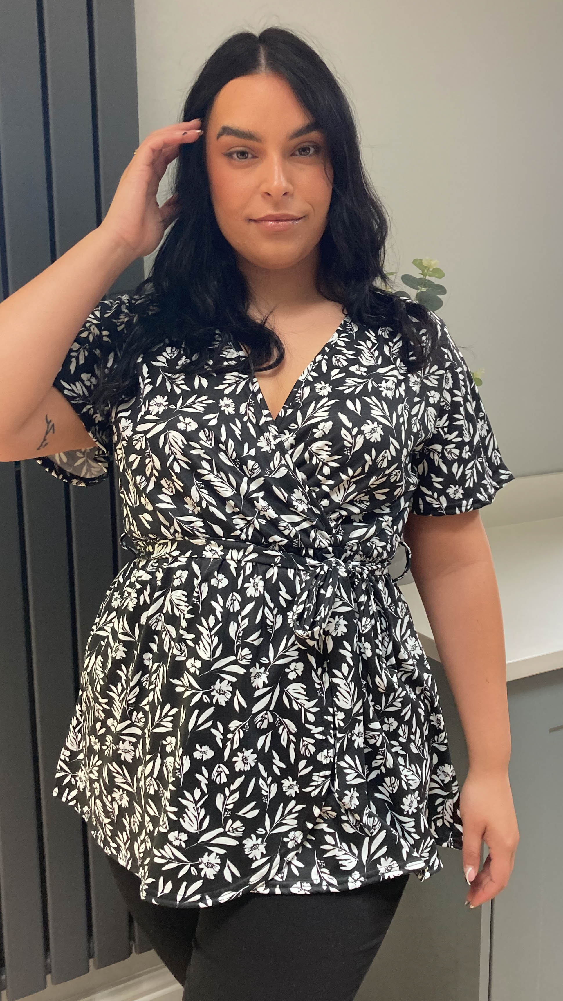 CurveWow Wrap Top Black White Floral