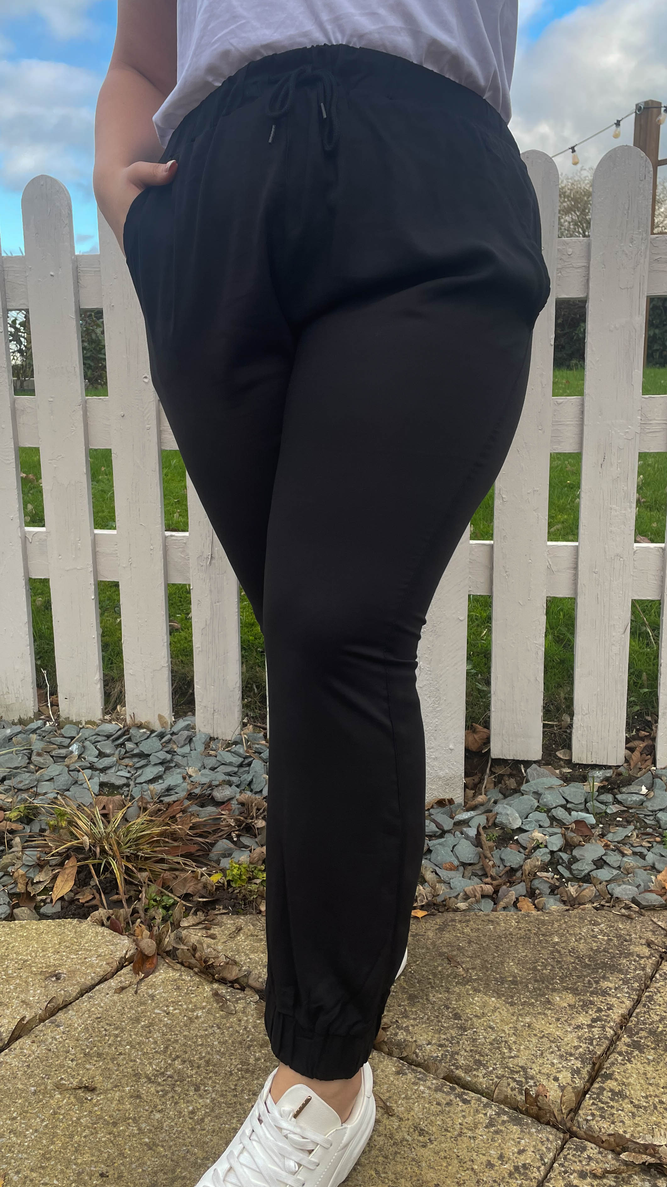 CurveWow Cuffed Joggers Black