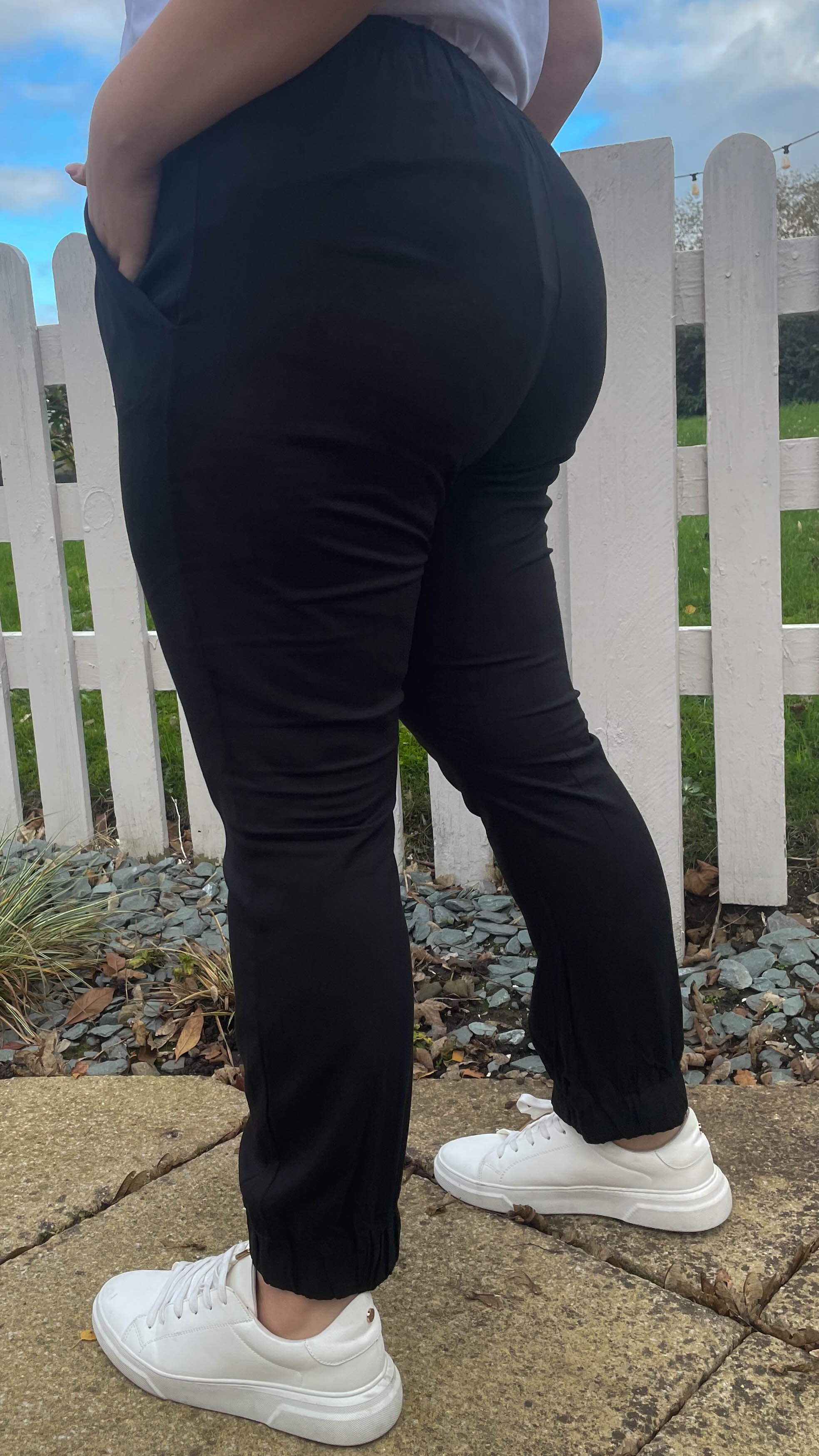 CurveWow Cuffed Joggers Black