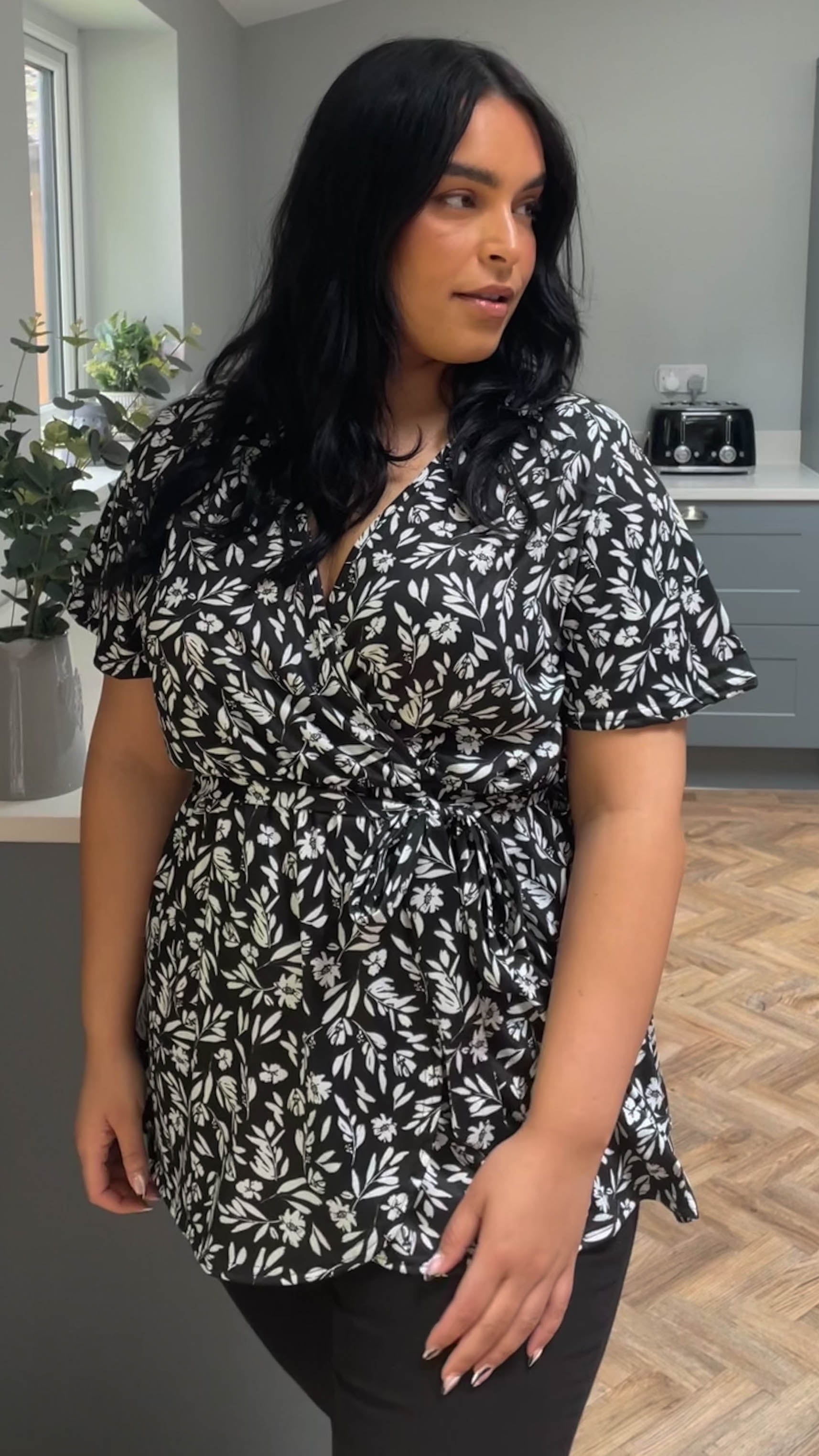 CurveWow Wrap Top Black White Floral