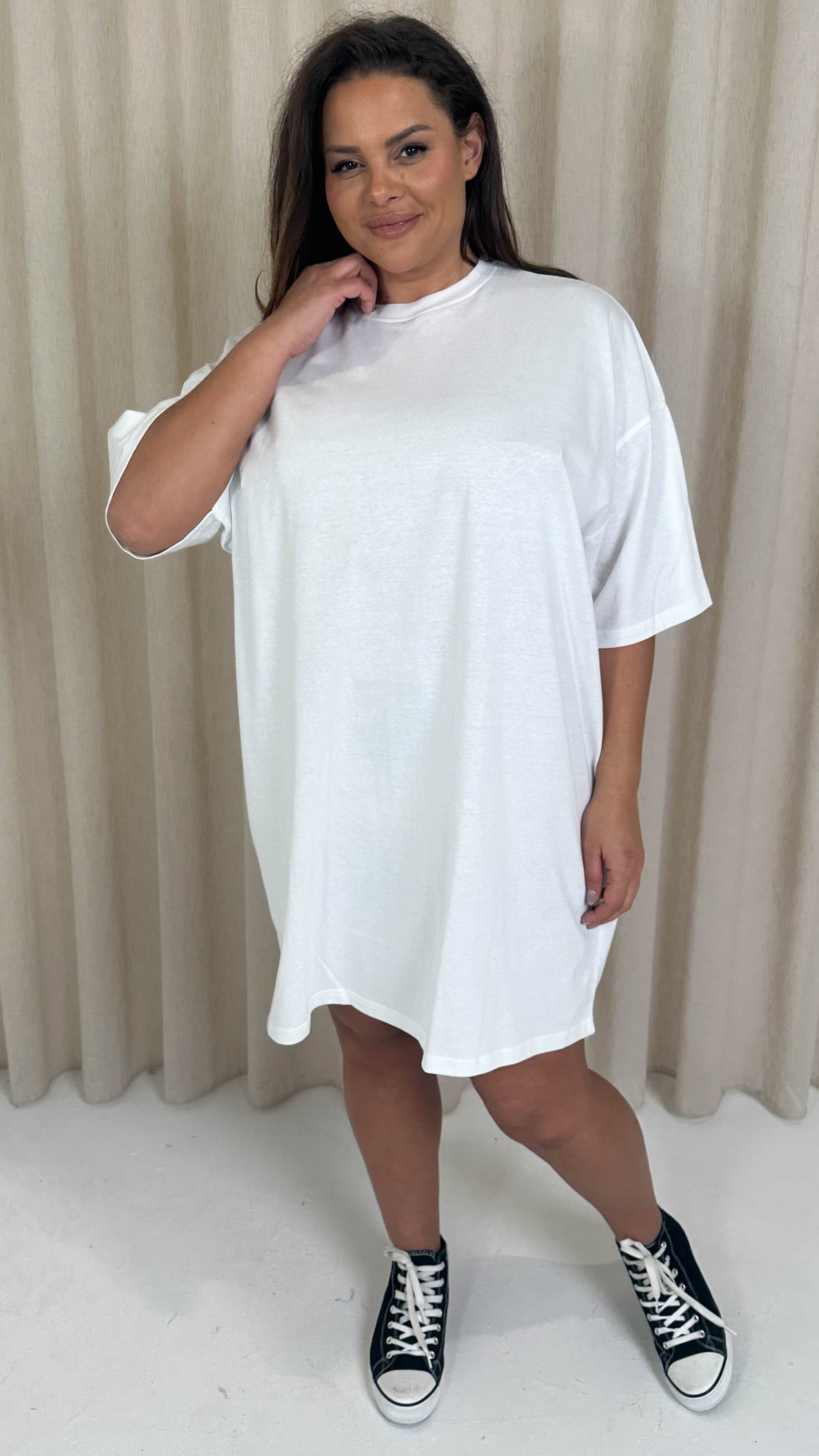 CurveWow Oversized T-Shirt Dress White – Curvewow CurveWow Oversized T-Shirt Dress White – Curvewow