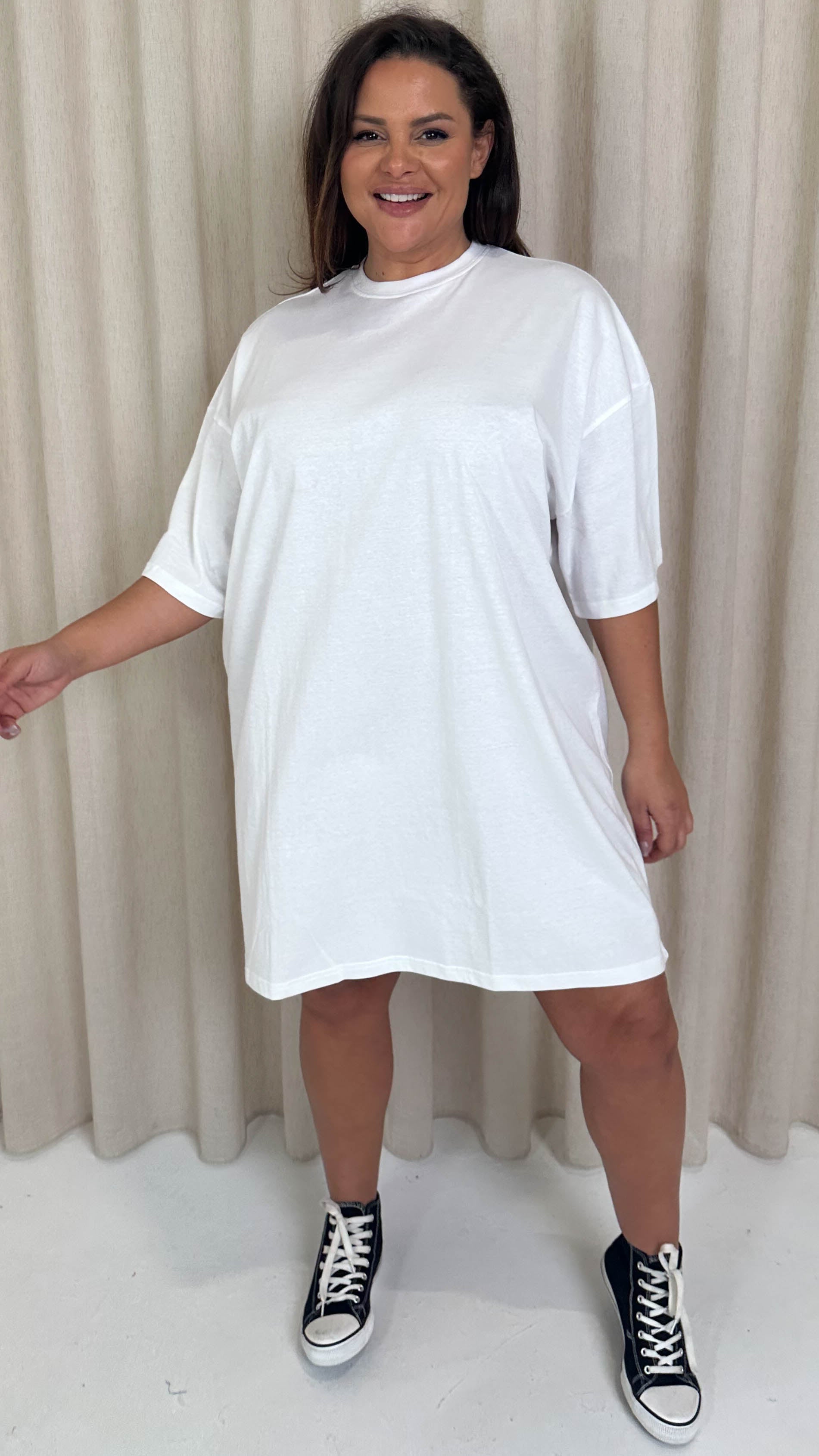 CurveWow Oversized T-Shirt Dress White Curvewow CurveWow Oversized T-Shirt Dress White Curvewow