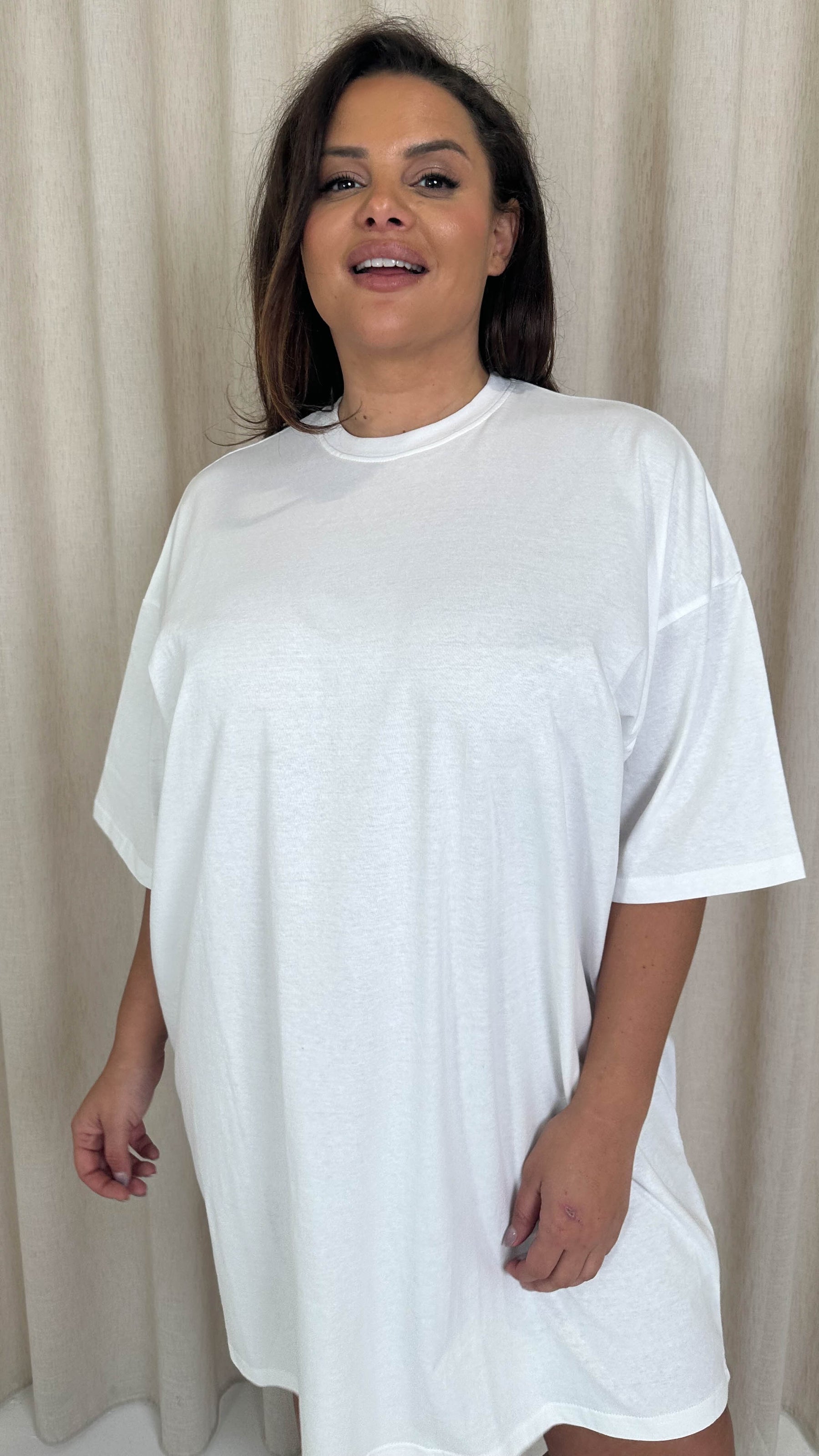 CurveWow Oversized T-Shirt Dress White Curvewow CurveWow Oversized T-Shirt Dress White Curvewow