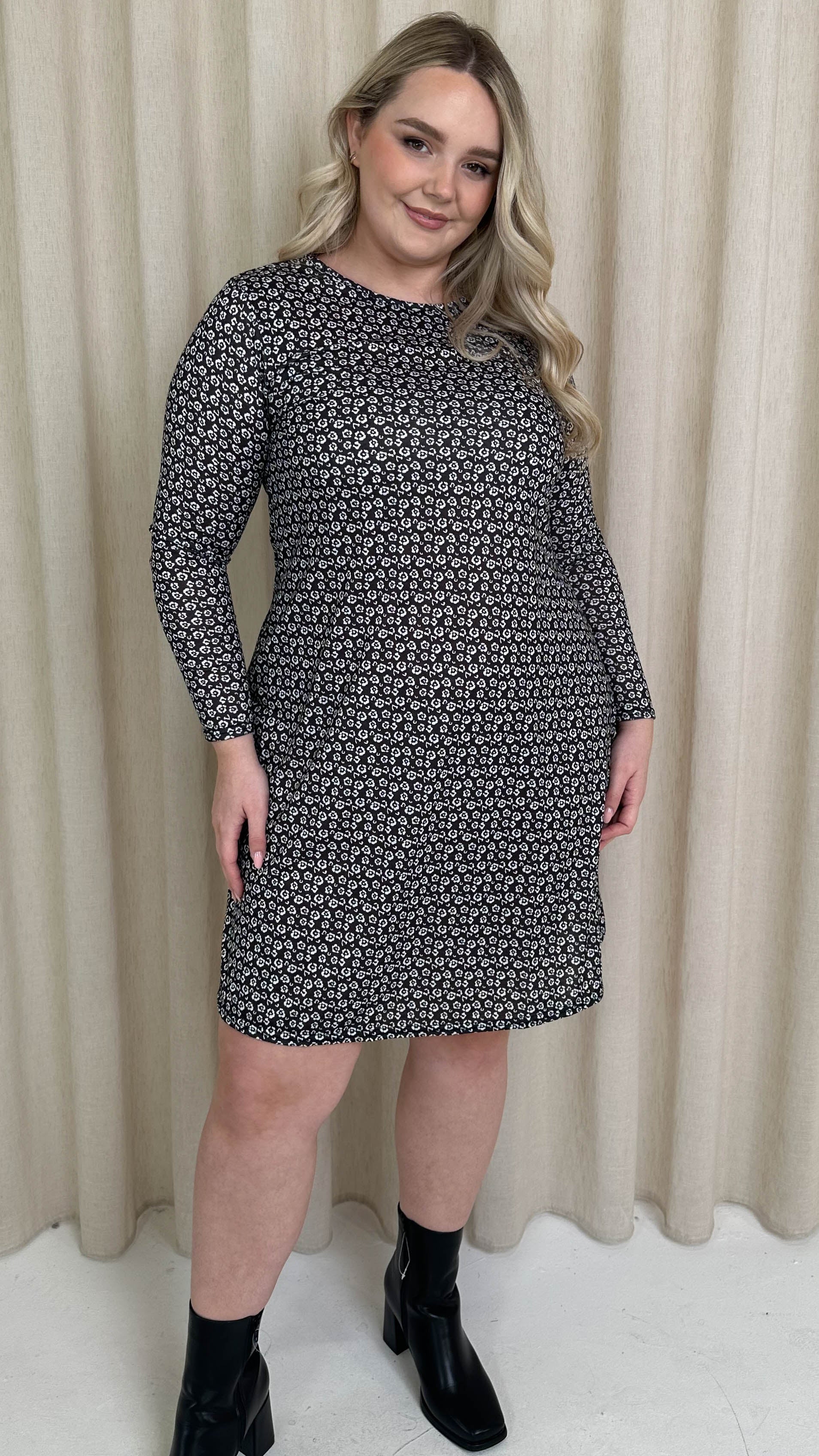 CurveWow Long Sleeve Swing Dress Mono Print
