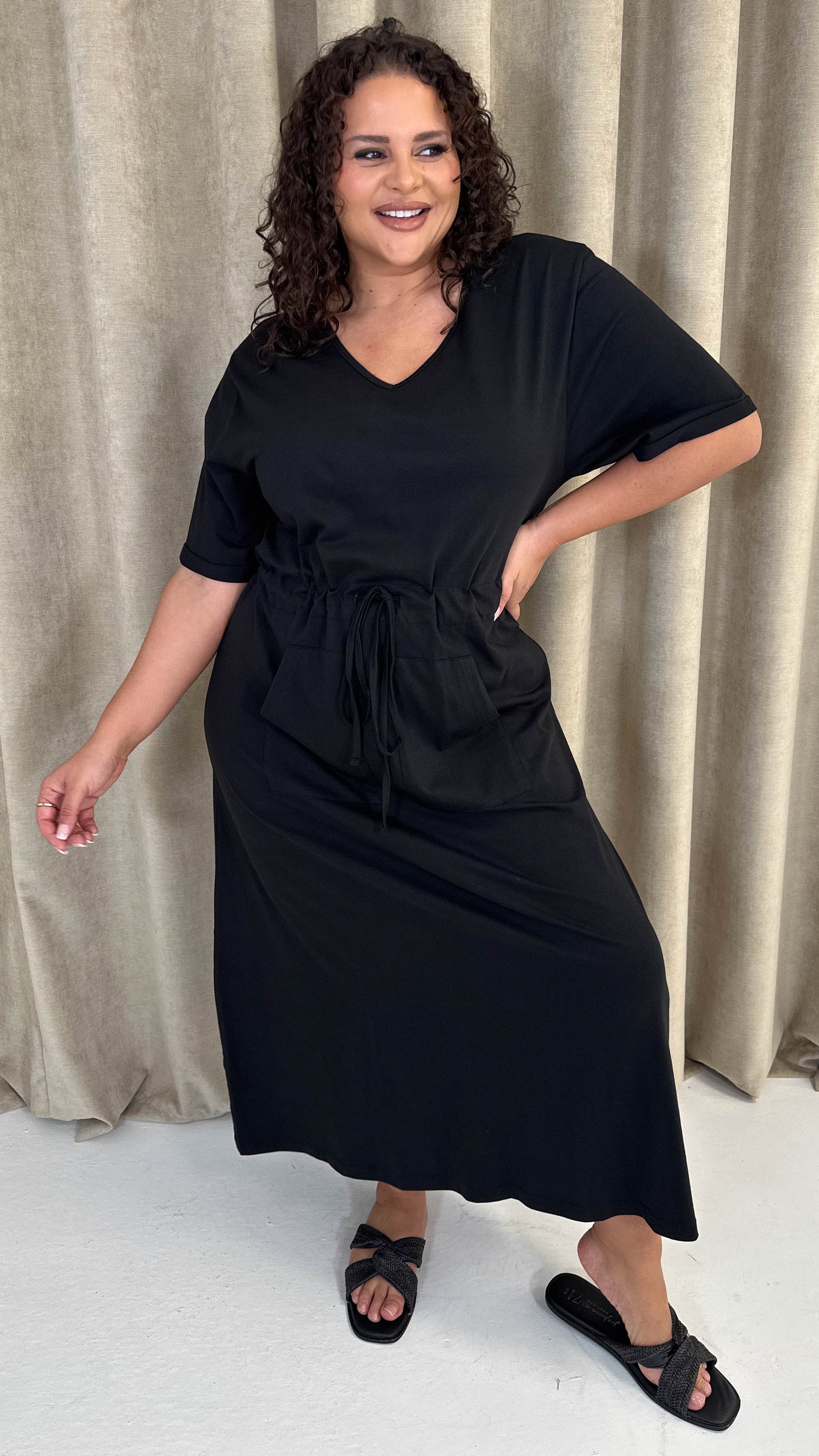 CurveWow Maxi T-Shirt Dress With Drawstring Black – Curvewow