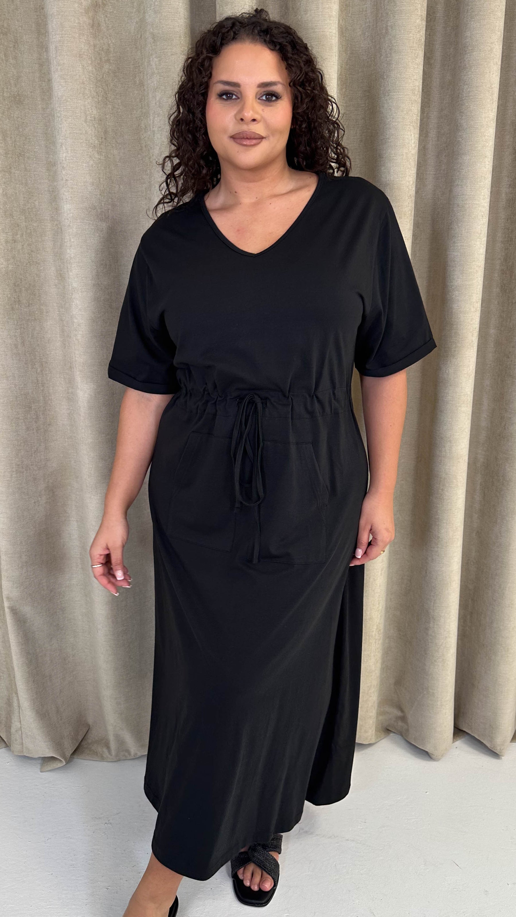 CurveWow Maxi T-Shirt Dress With Drawstring Black – Curvewow