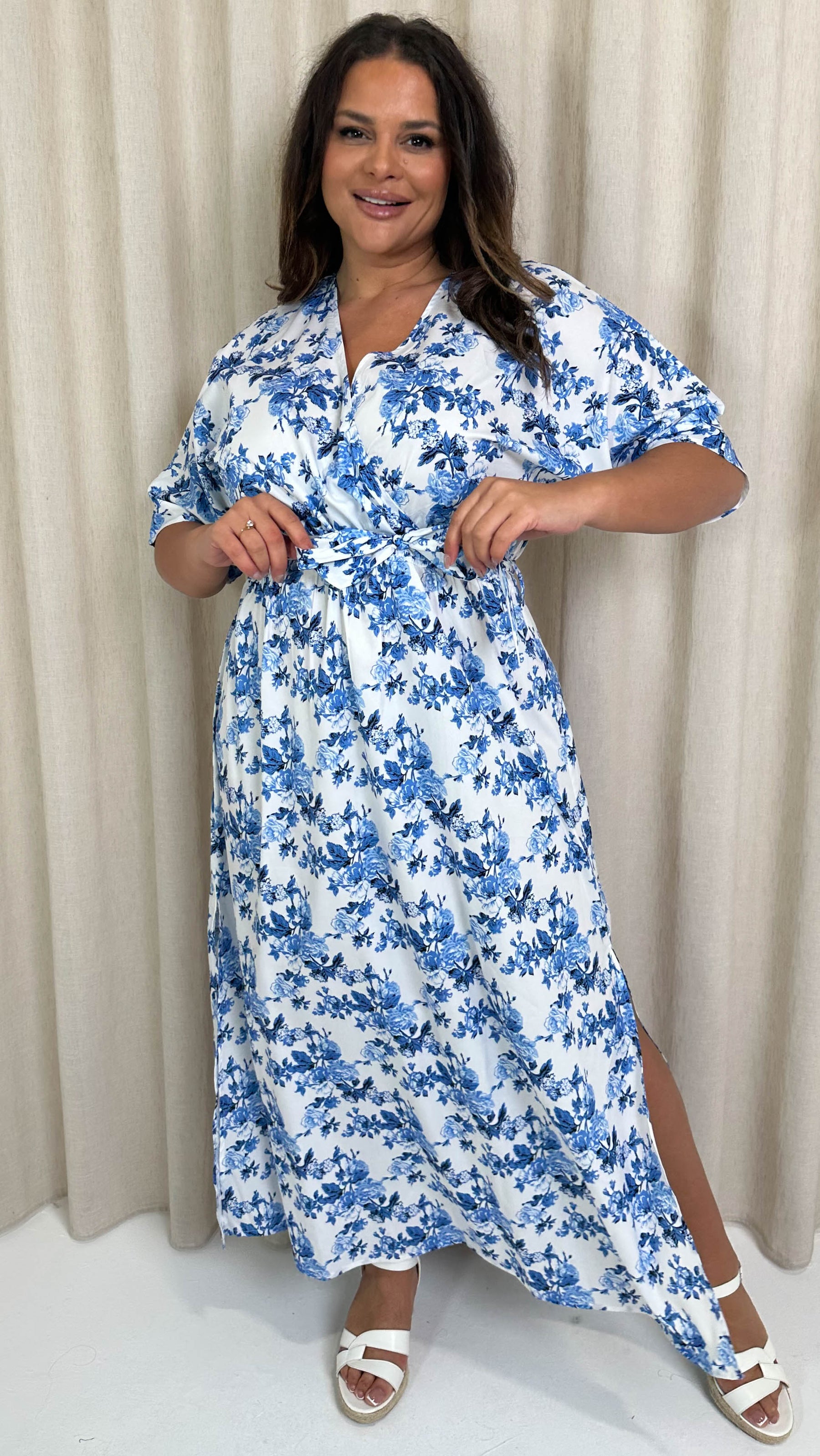 CurveWow Oriental Wrap Maxi Dress Blue Floral – Curvewow CurveWow Oriental Wrap Maxi Dress Blue Floral – Curvewow