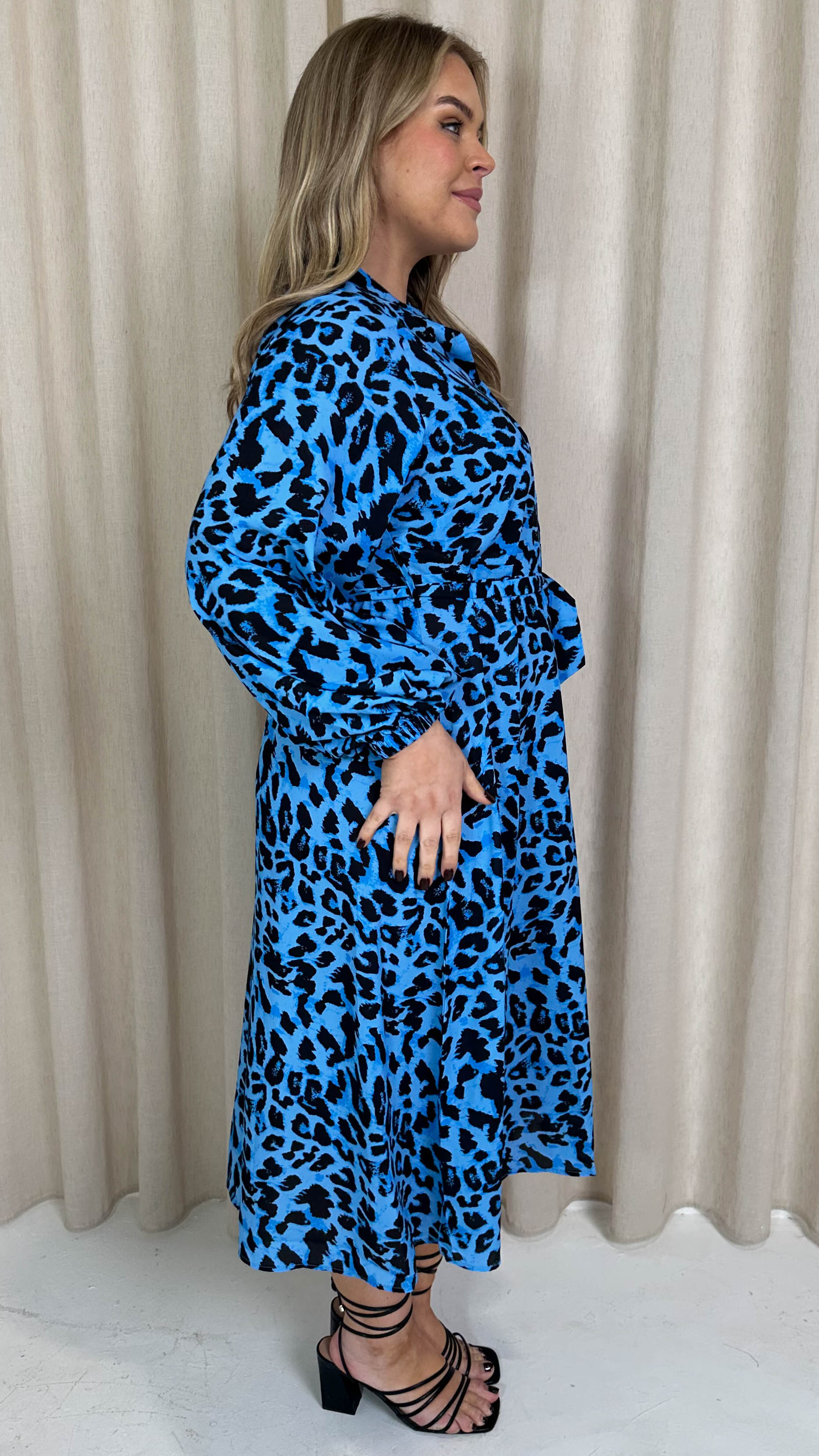 CurveWow Peasant Sleeve Collarless Shirt Blue Animal