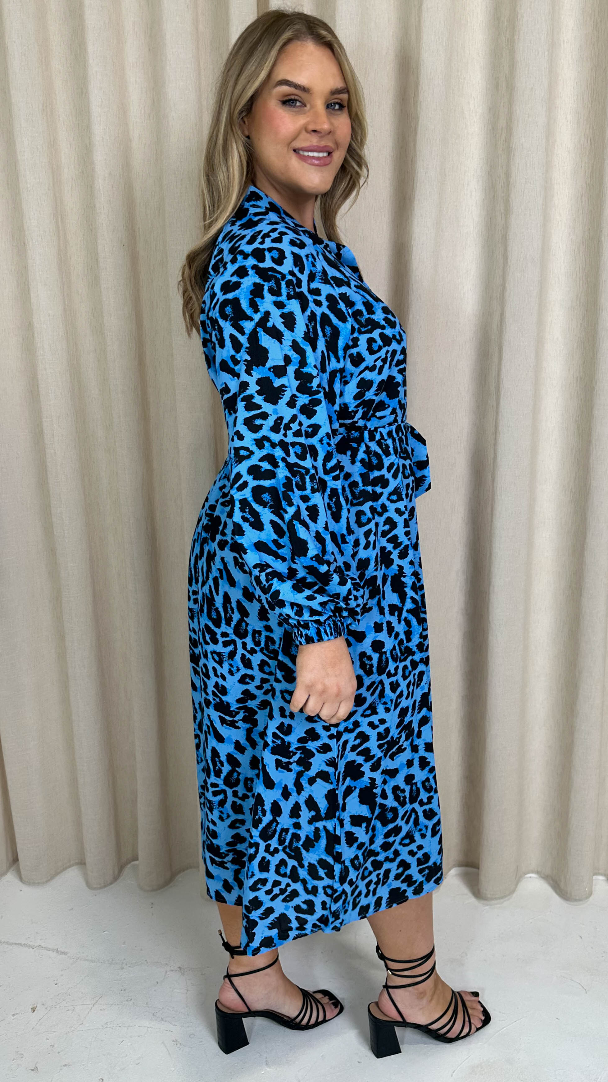 CurveWow Peasant Sleeve Collarless Shirt Blue Animal