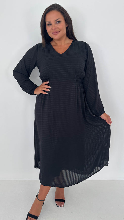 CurveWow Textured Vneck Dress Black