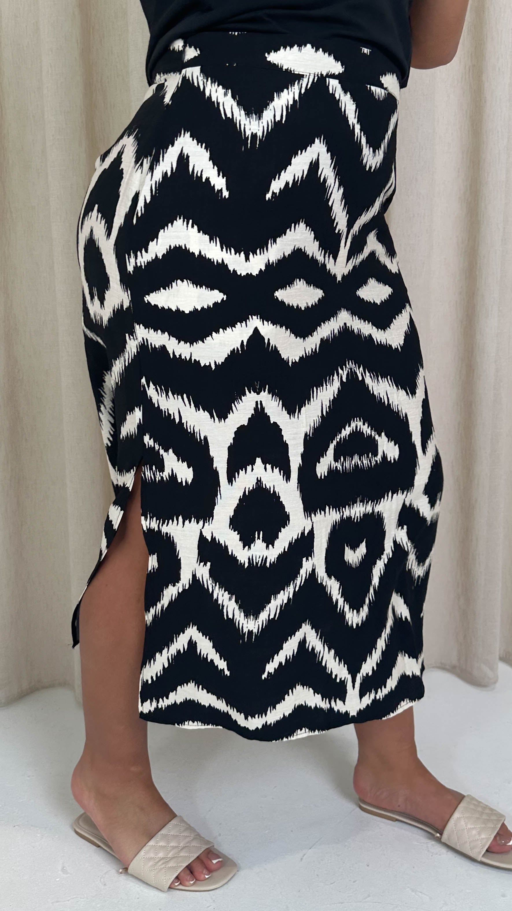 CurveWow Pocket Split Hem Maxi Skirt Mono