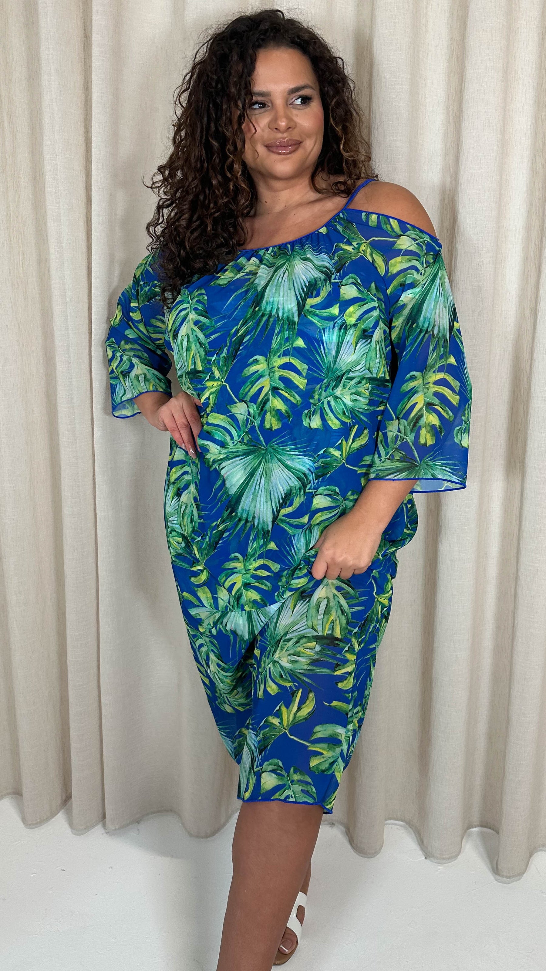 CurveWow Beach Cold Shoulder Maxi Dress Blue Tropical Curvewow CurveWow Beach Cold Shoulder Maxi Dress Blue Tropical Curvewow
