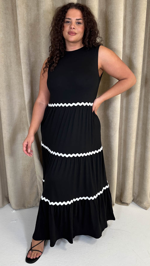 CurveWow Wave Trim Tiered Maxi Dress Black