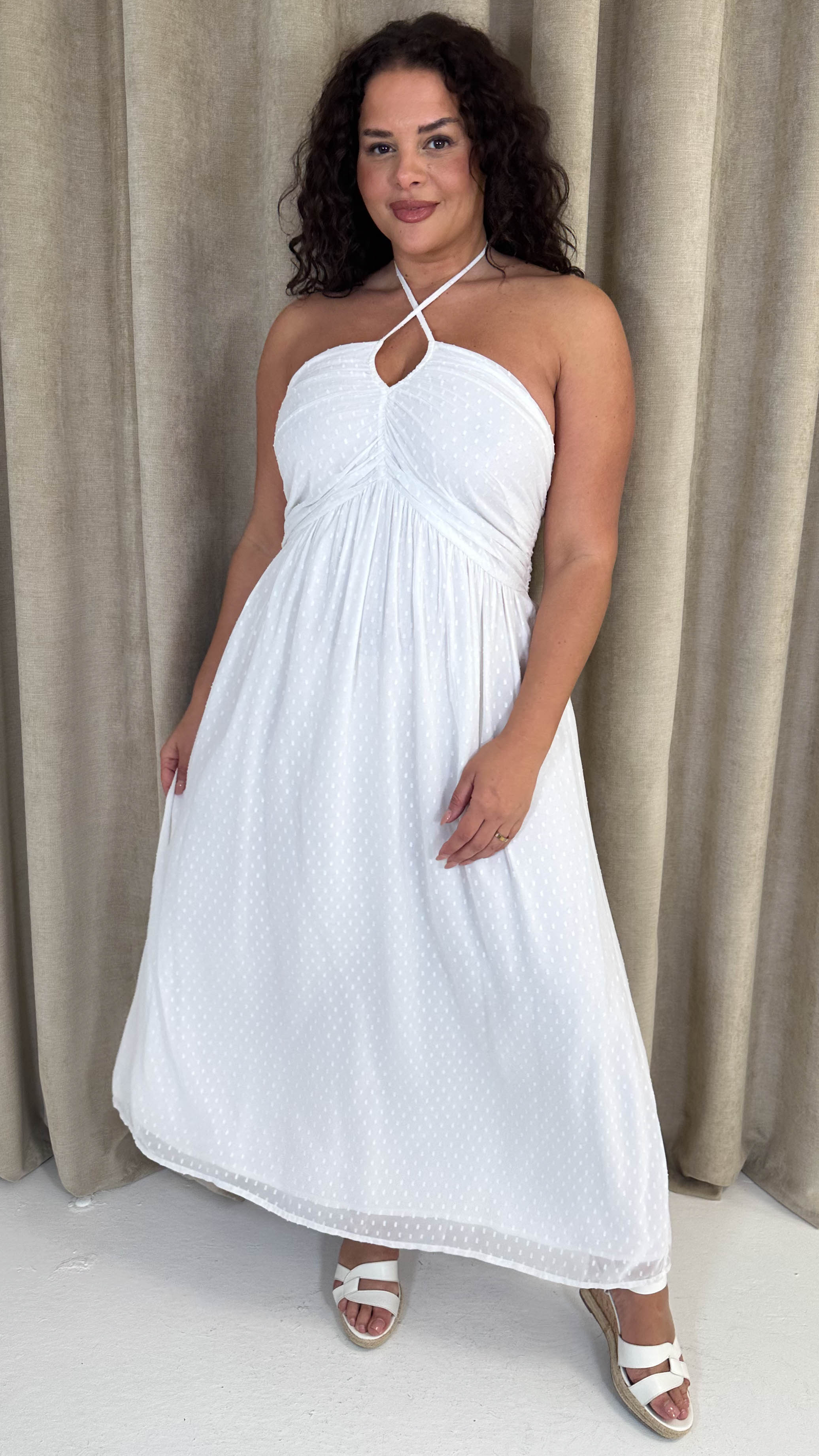CurveWow Maxi Halter Neck Shirred Back Dress White Curvewow CurveWow Maxi Halter Neck Shirred Back Dress White Curvewow