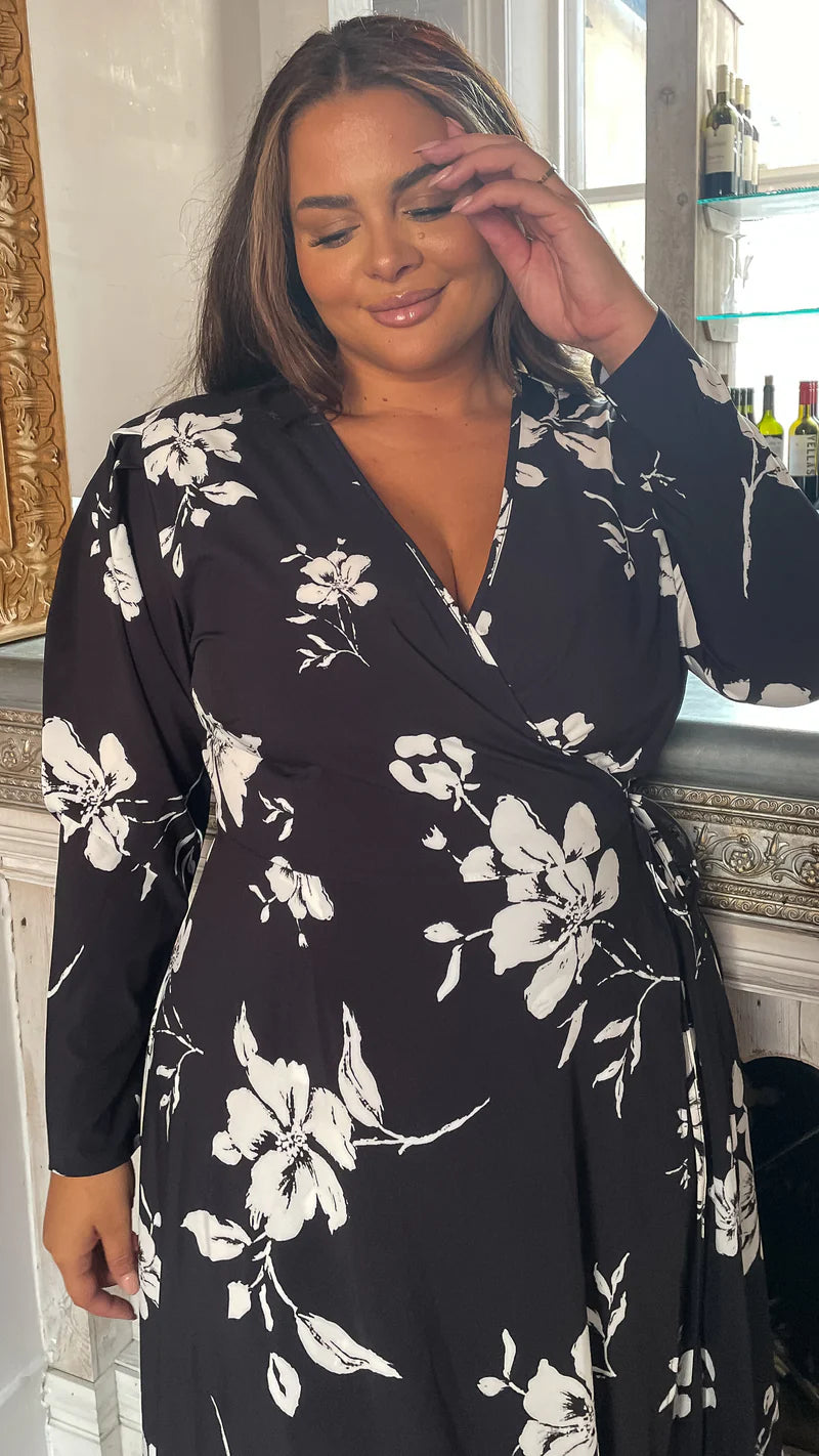 CurveWow Petite Long Sleeve Wrap Dress Black White Floral Curvewow CurveWow Petite Long Sleeve Wrap Dress Black White Floral Curvewow