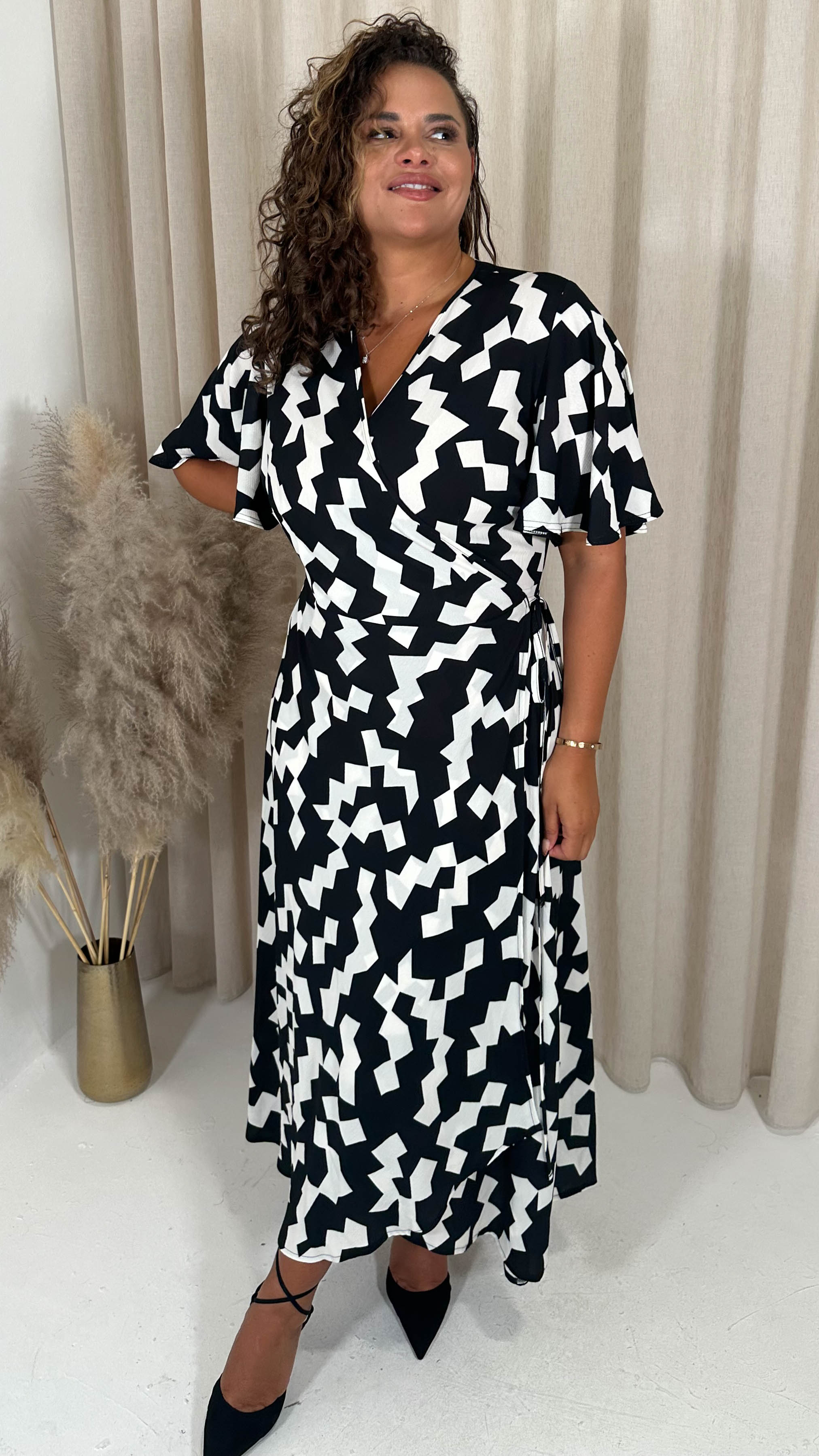 CurveWoW Angel Sleeve Wrap Dress Mono